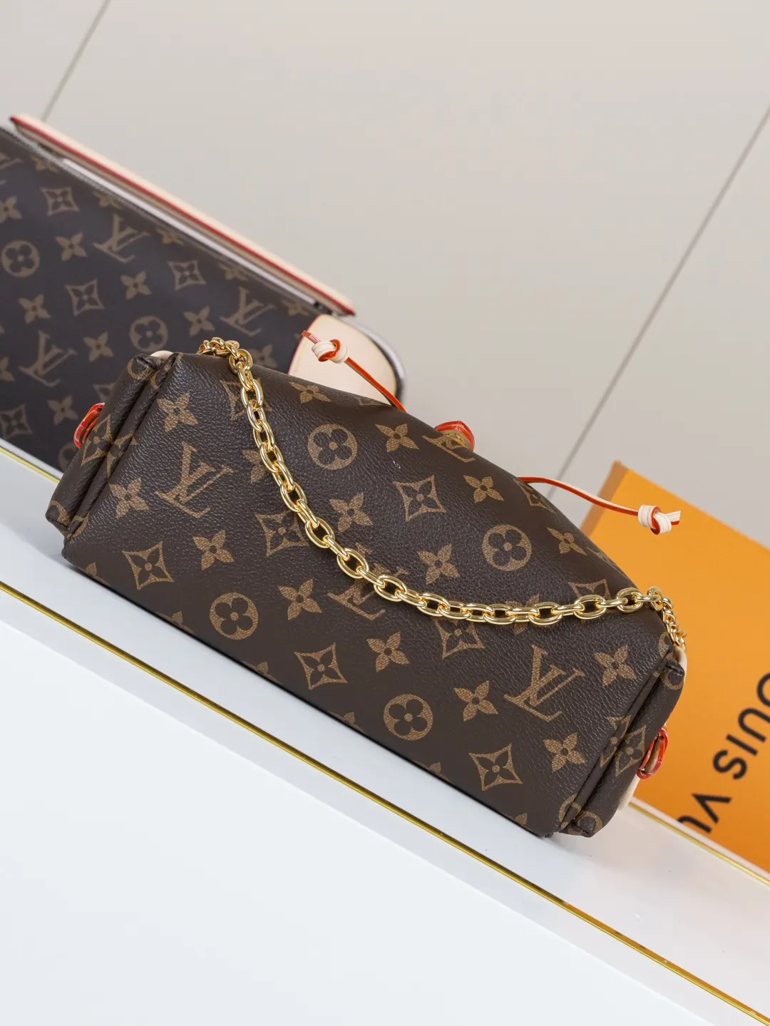 LV Classic Monogram Travel Bag Image 6 LV Classic Monogram Travel Bag Image 6