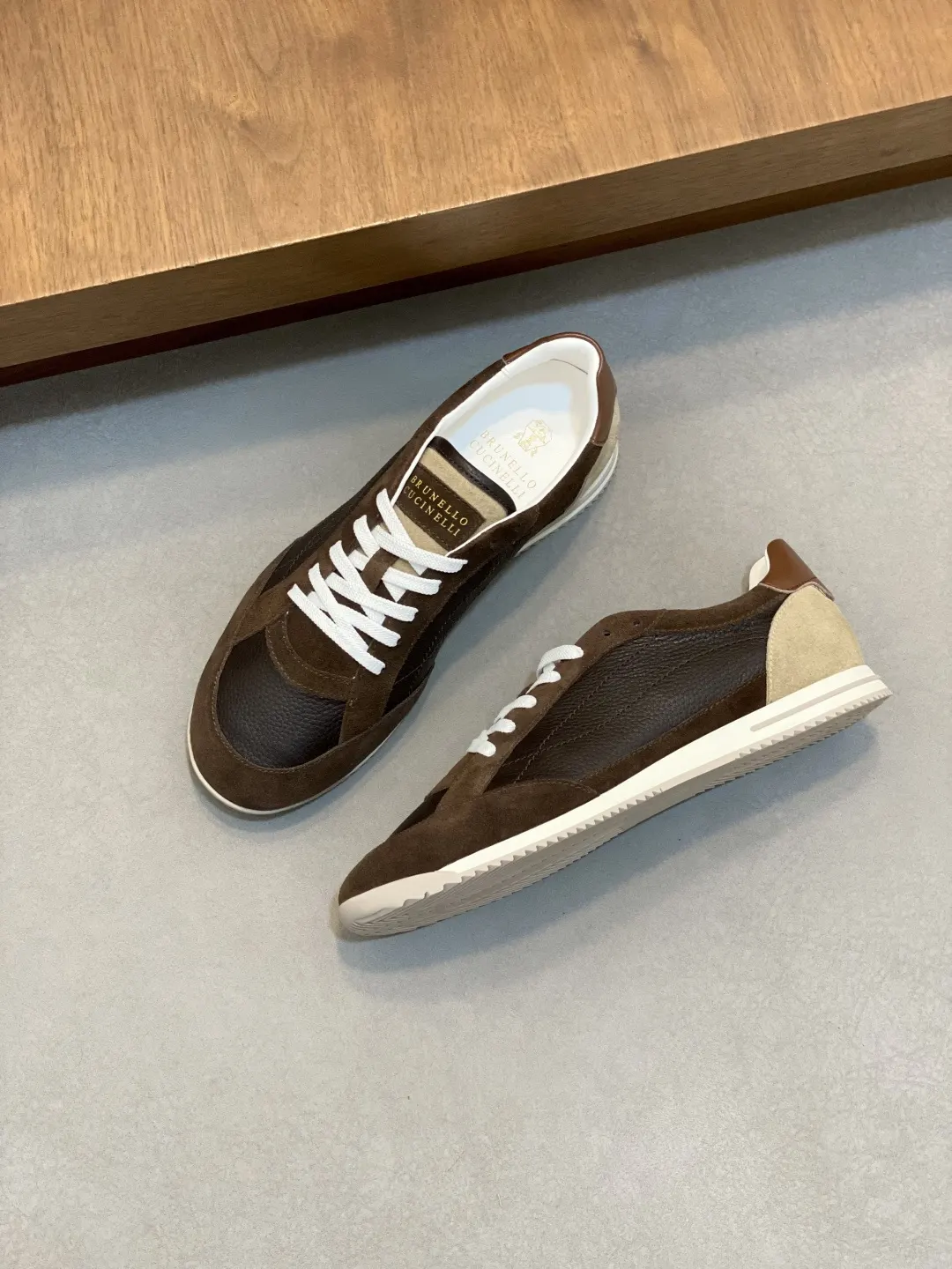 Brunello Cucinelli SS 白色 運動鞋 休閒百搭款(數字5) Brunello Cucinelli SS 白色 運動鞋 休閒百搭款(數字5)