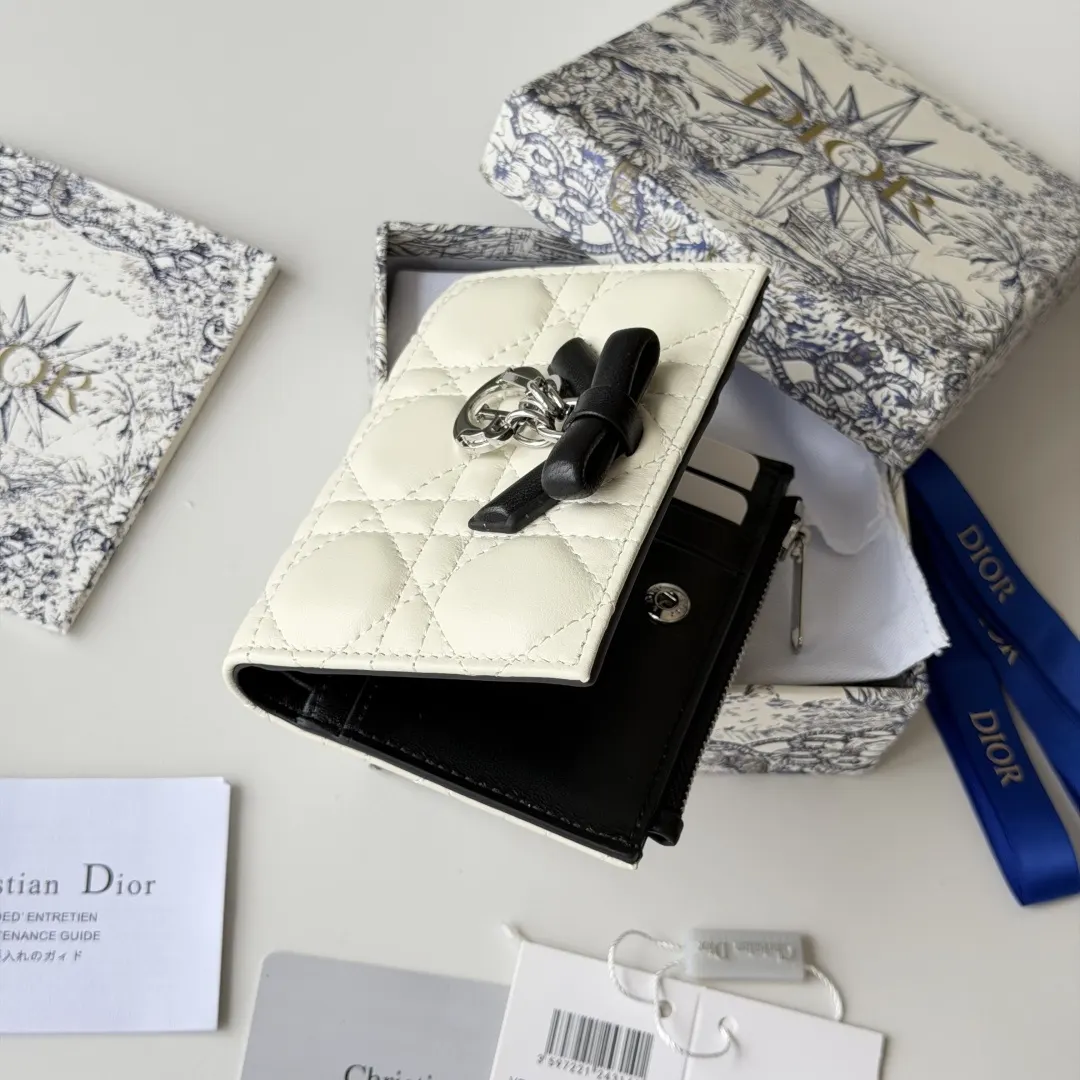 Dior 白色羊皮蝴蝶结化妆包 手拿款
