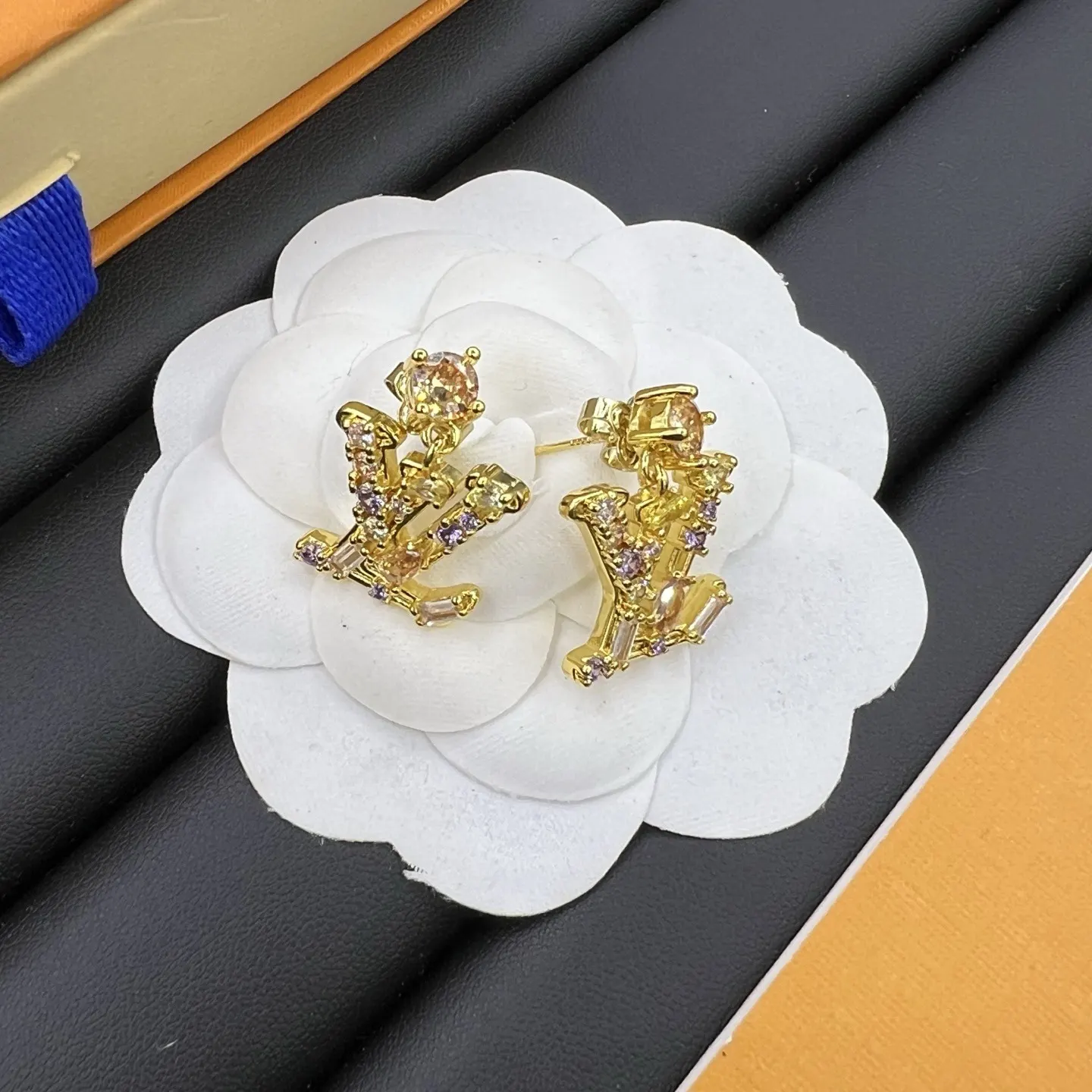 Louis Vuitton 耳钉 小巧点缀 耳饰