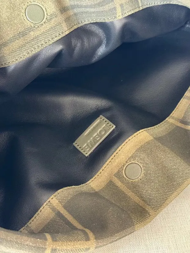 Loewe 麂皮 套金屬鏈條 條長肩帶 Flamenco Purs 链条包 精致链条款