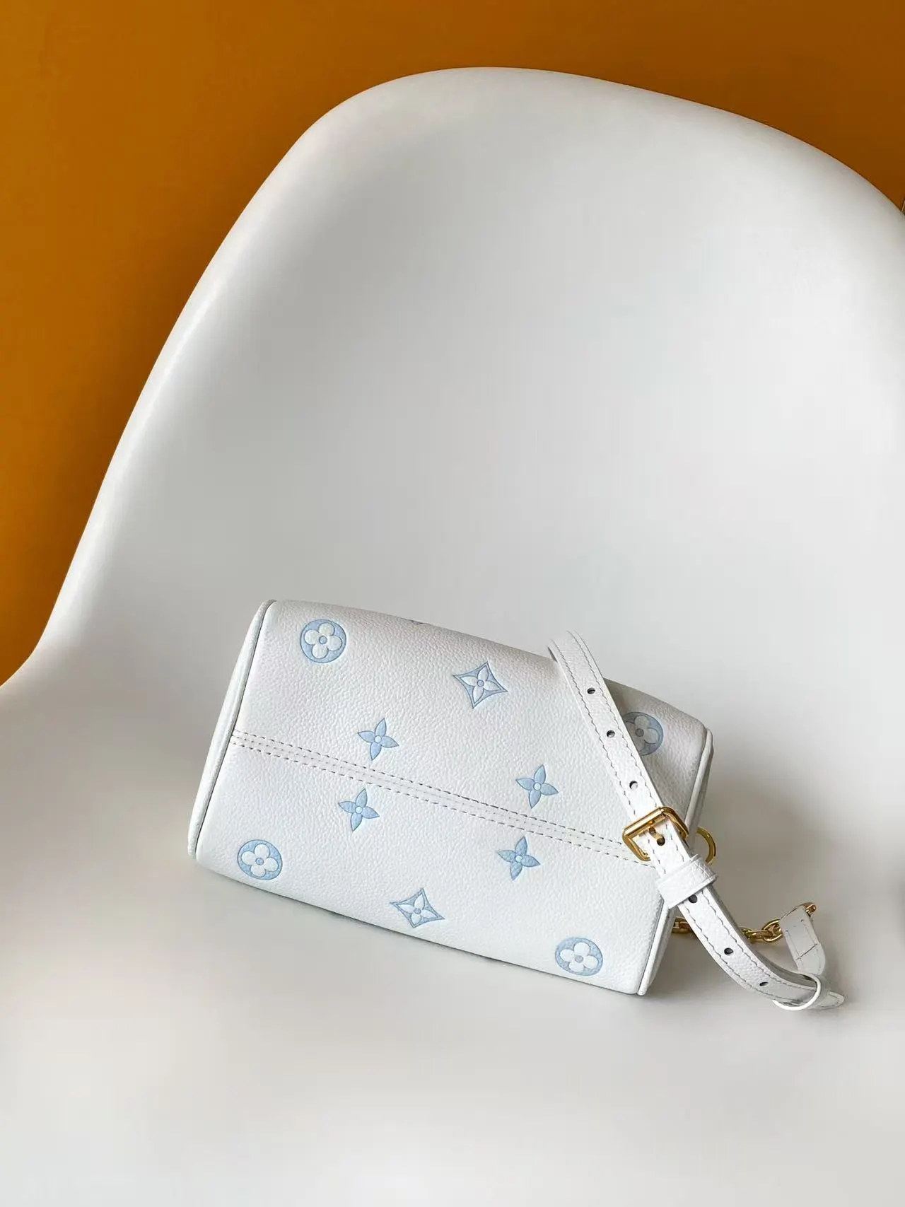 LV Speedy 黑色 奶白 牛皮 斜挎包 轻便斜挎款