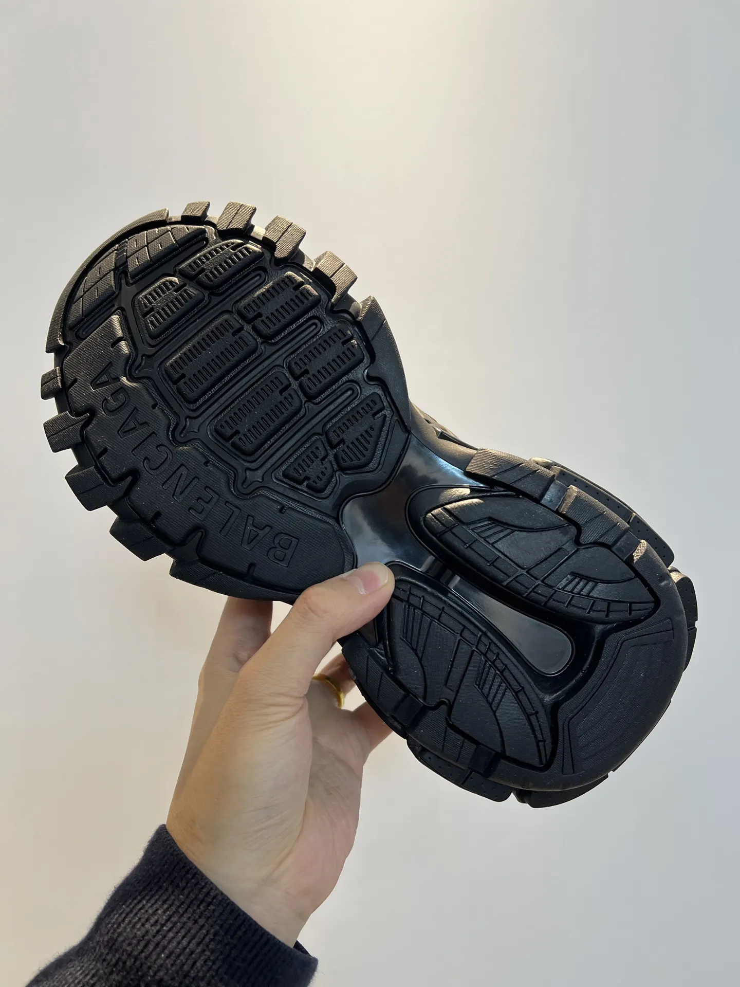 Balenciaga 黑色 单肩包 日常搭配
