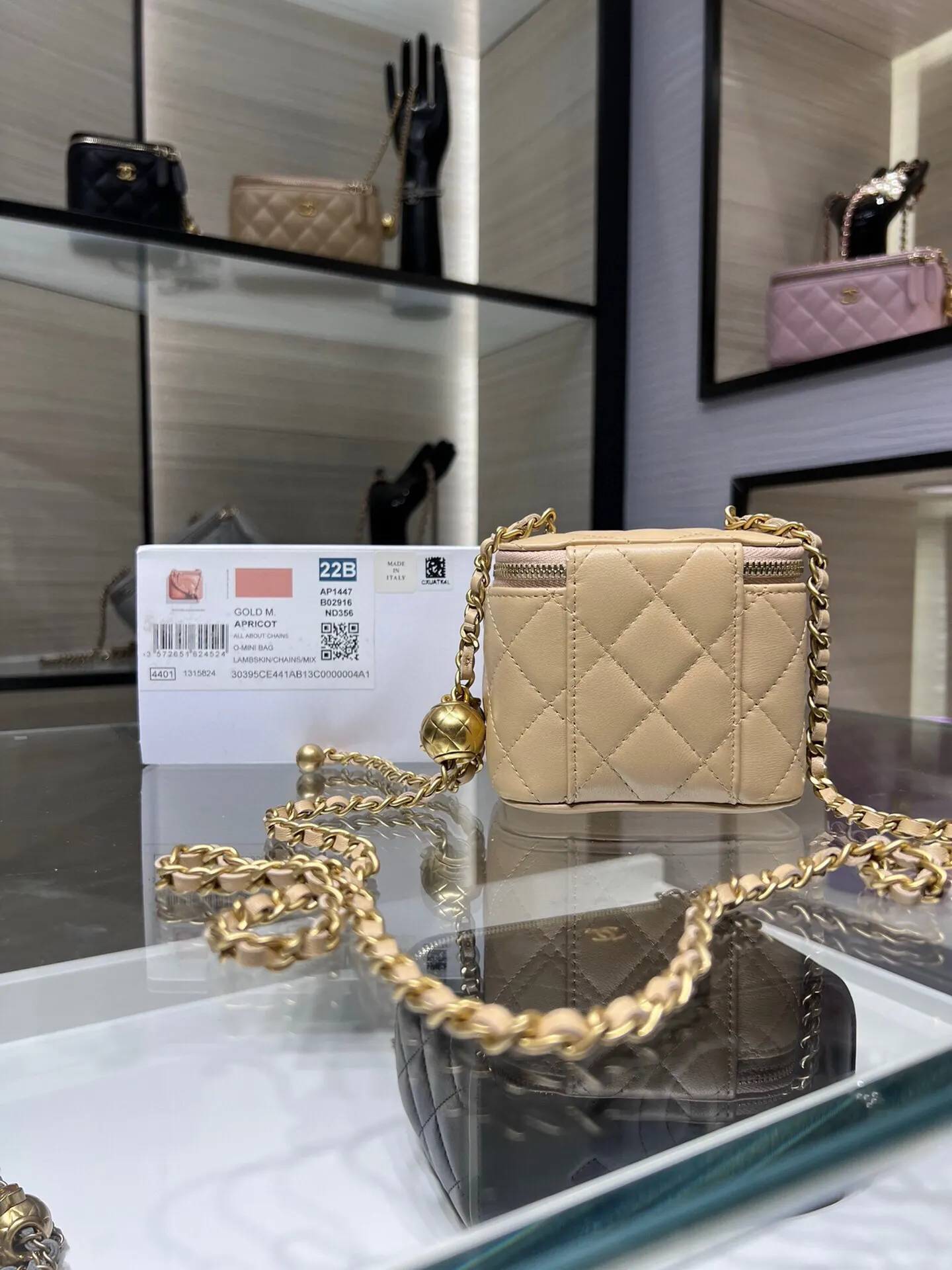 Chanel 羊皮鏈條包 單肩斜挎(數字2) Chanel 羊皮鏈條包 單肩斜挎(數字2)