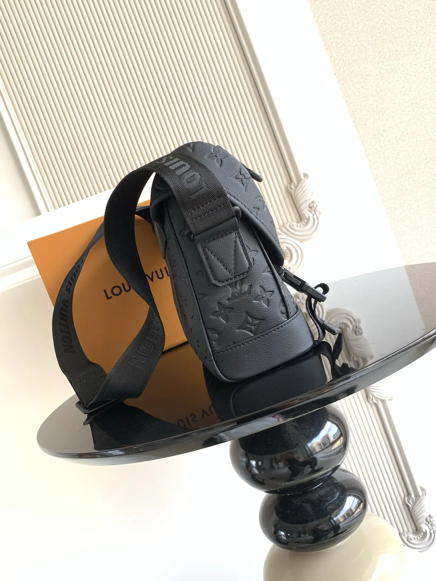 LV accessories single item Image 2 LV accessories single item Image 2