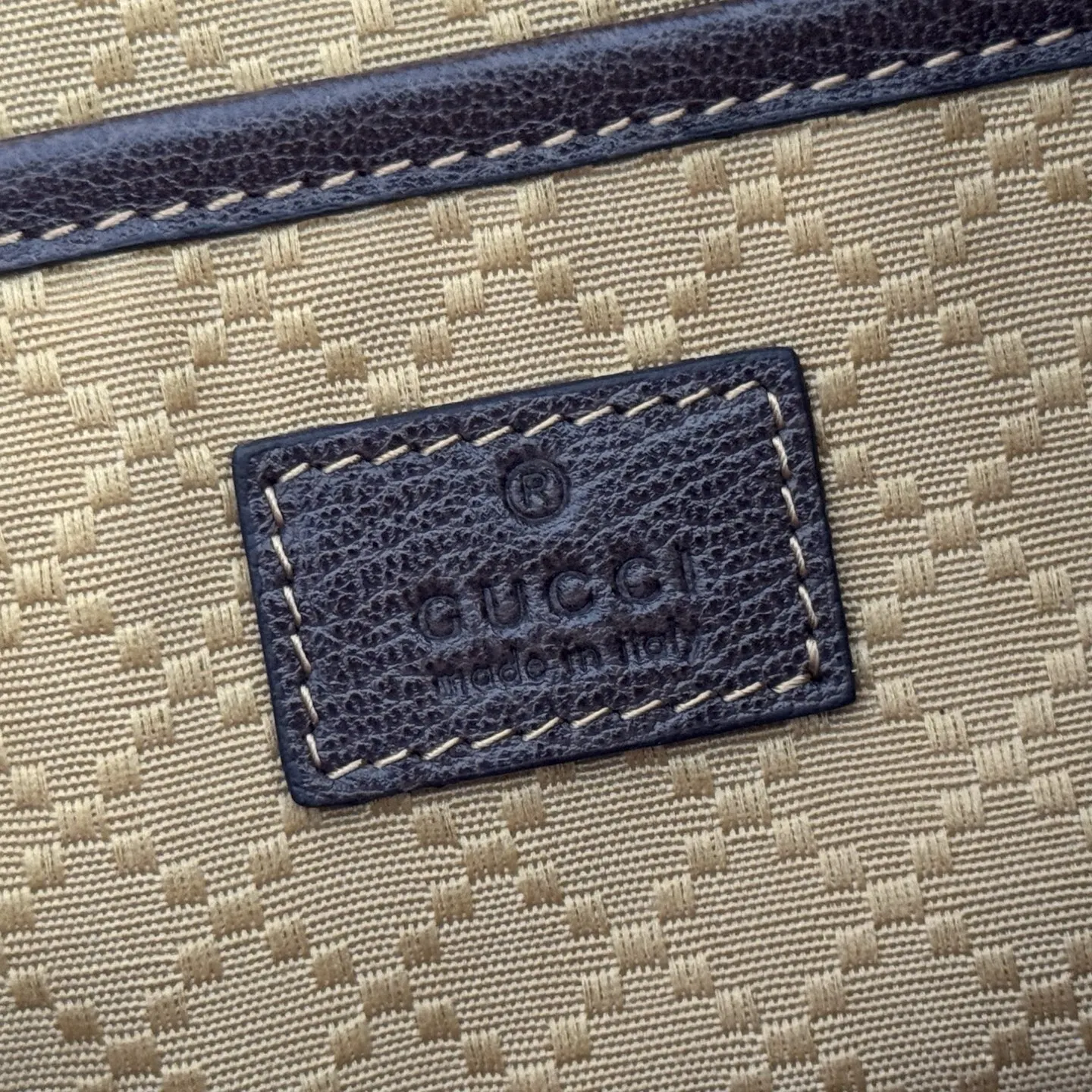 Gucci 棕色 金色 牛皮 腋下包 復古腋下背款(數字9) Gucci 棕色 金色 牛皮 腋下包 復古腋下背款(數字9)