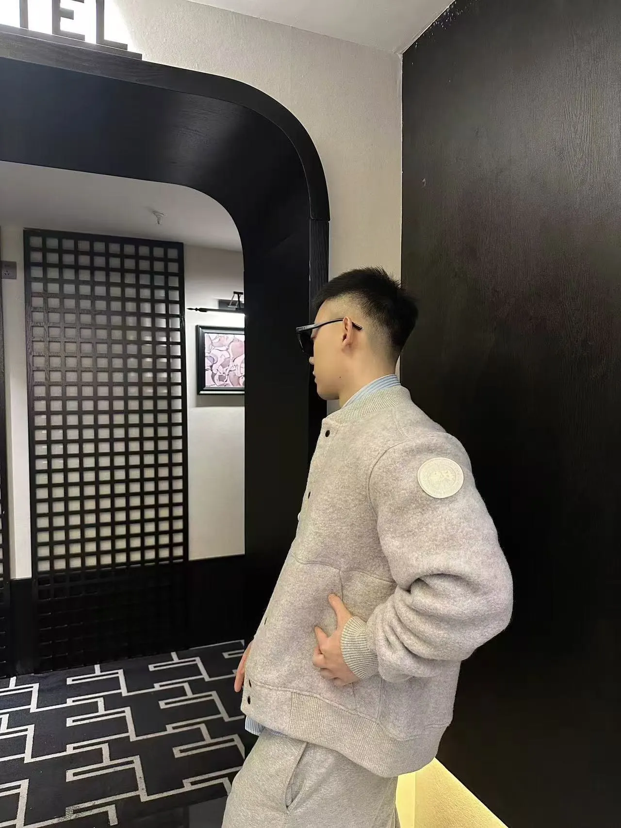 Canada Goose 灰色 羊毛 徽章 外套 通勤休闲款
