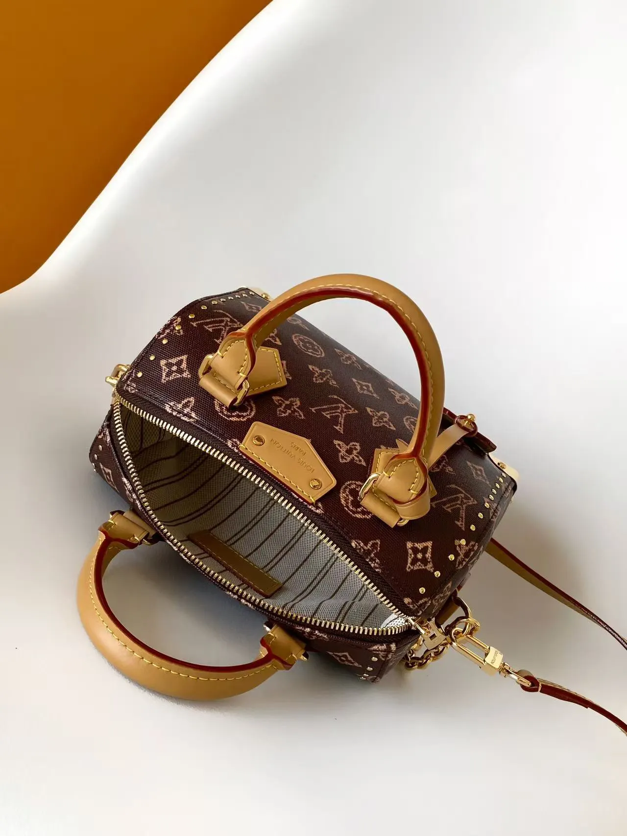 Louis Vuitton Chain Bag Leather Image 9 Louis Vuitton Chain Bag Leather Image 9