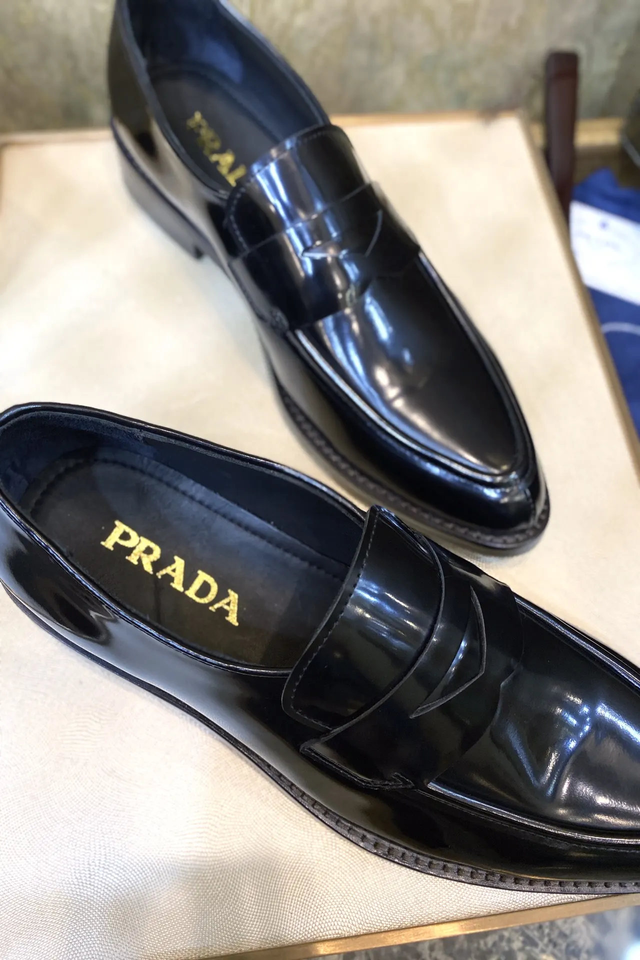 PRADA 牛皮 休闲鞋 舒适百搭款