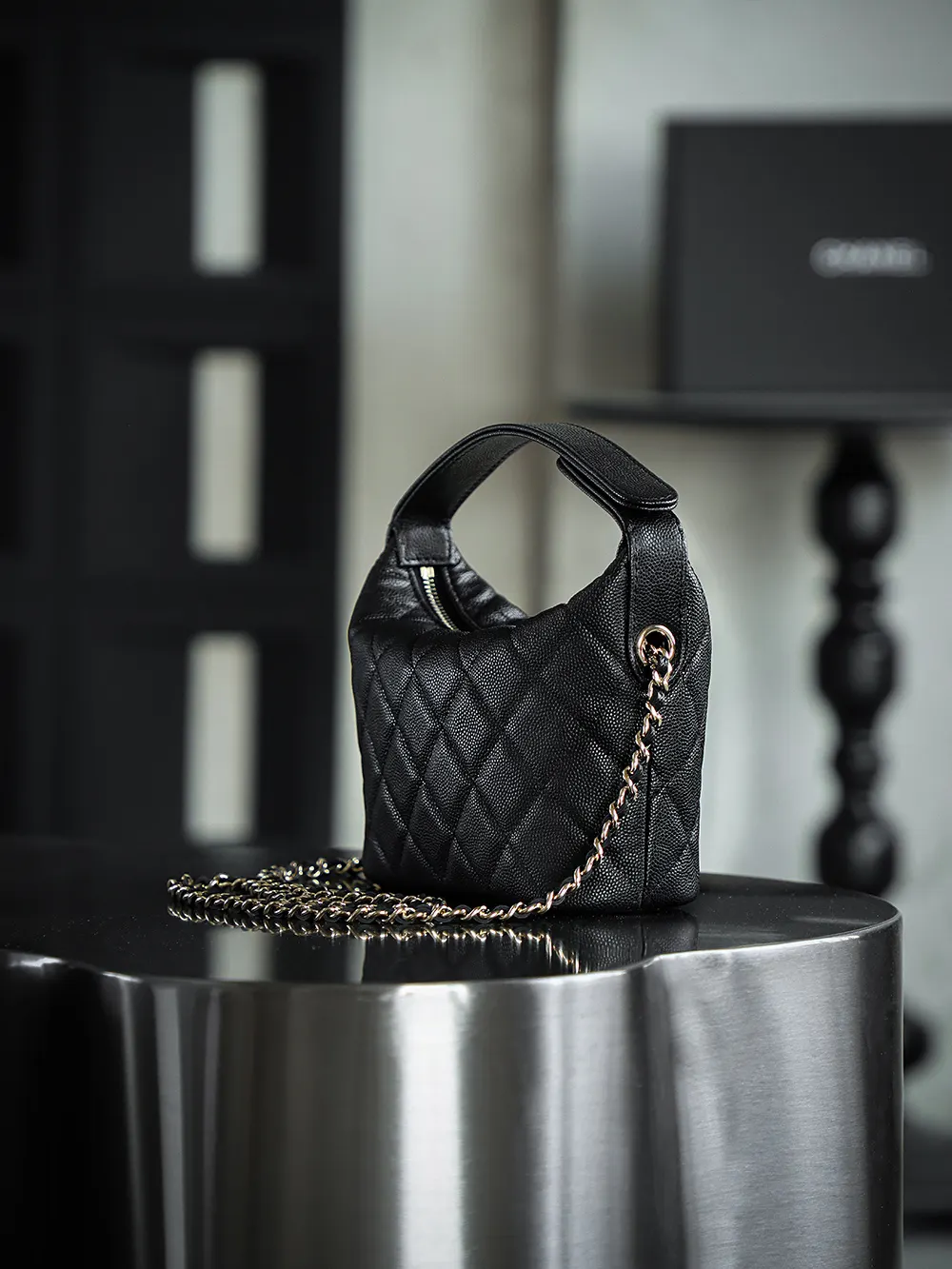 Chain Bag Leather Image 9 Chain Bag Leather Image 9