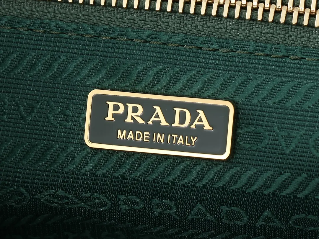 Prada 1BA426 斜挎包