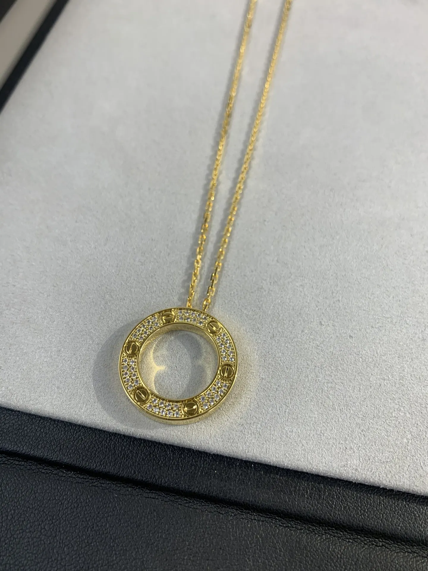 Cartier 金色 满钻 項鍊 精致锁骨链款