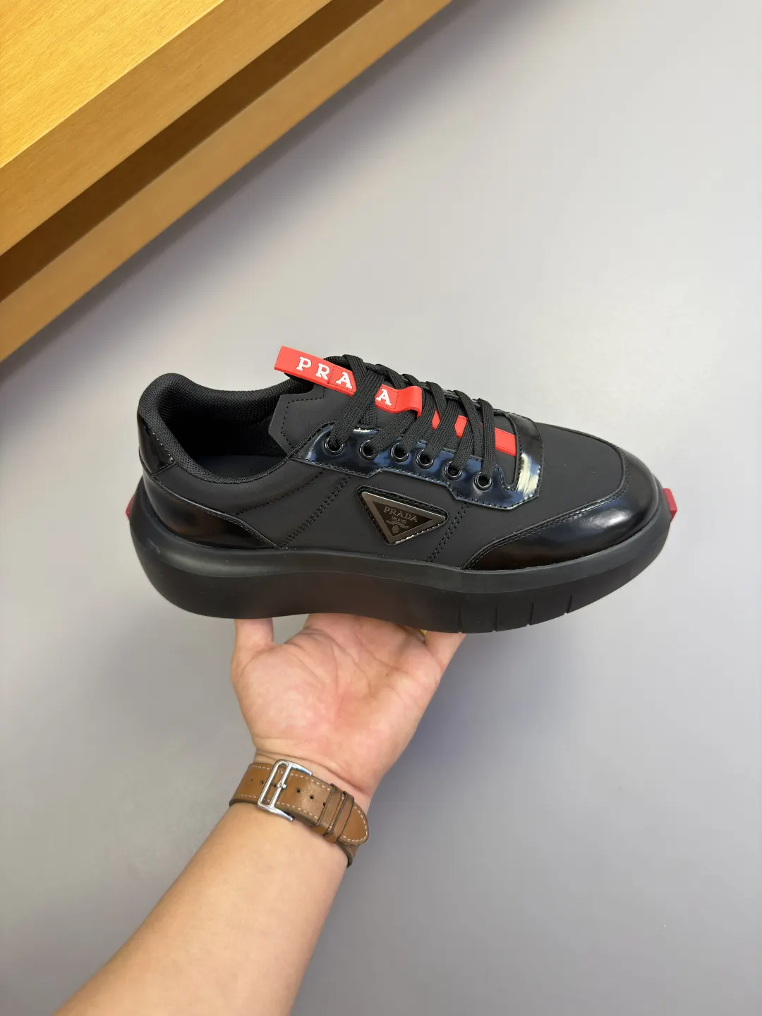 Prada 牛皮 帆布 Logo 运动鞋 休闲运动