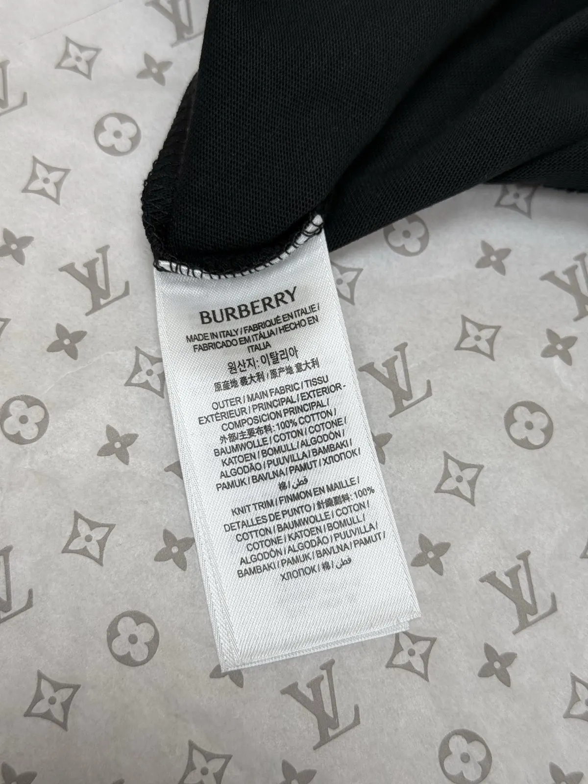 Burberry Black Print Short Sleeve T-Shirt Casual Versatile Style Image 6 Burberry Black Print Short Sleeve T-Shirt Casual Versatile Style Image 6