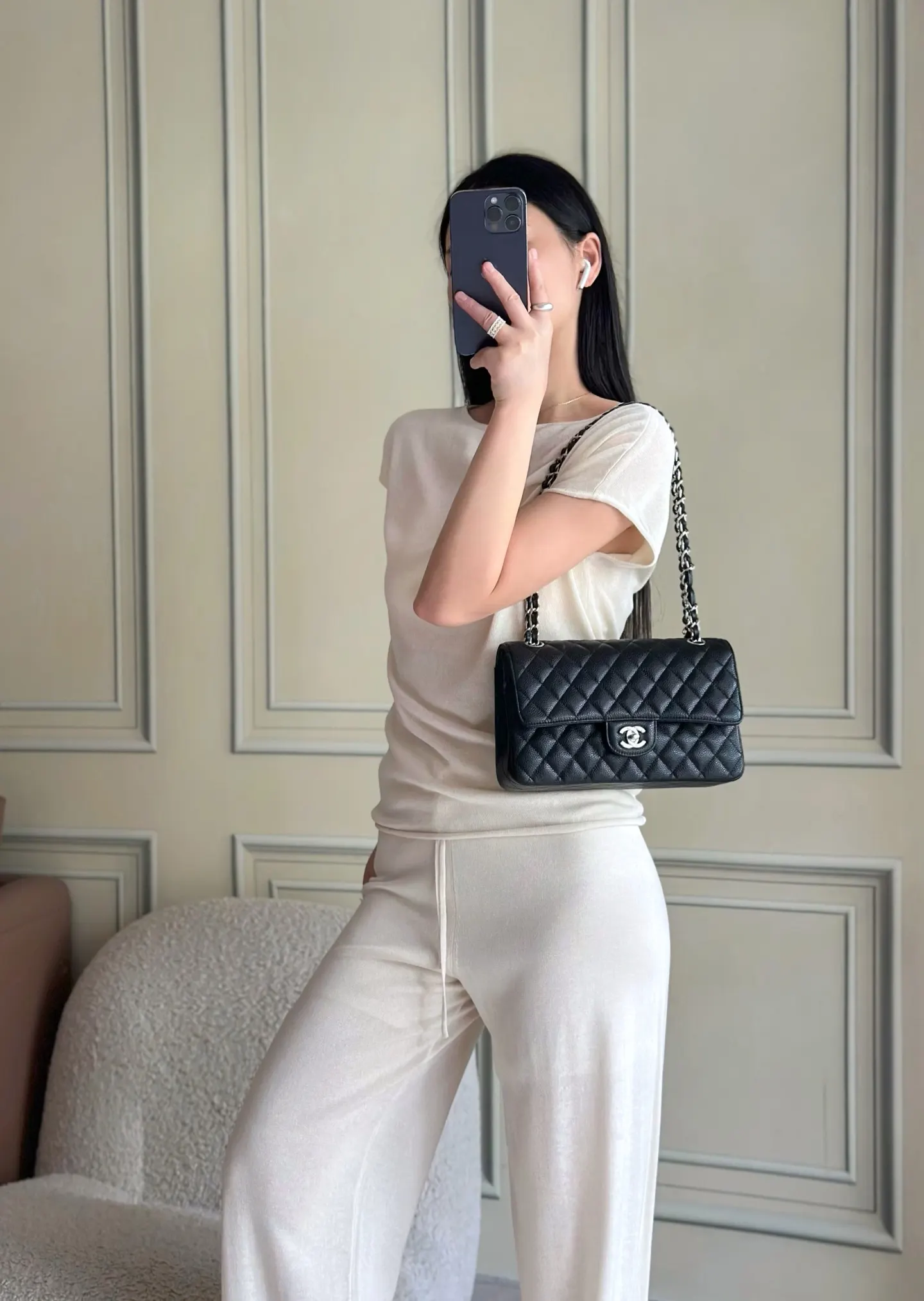 Chanel 深蓝色牛皮菱格链条包 金扣