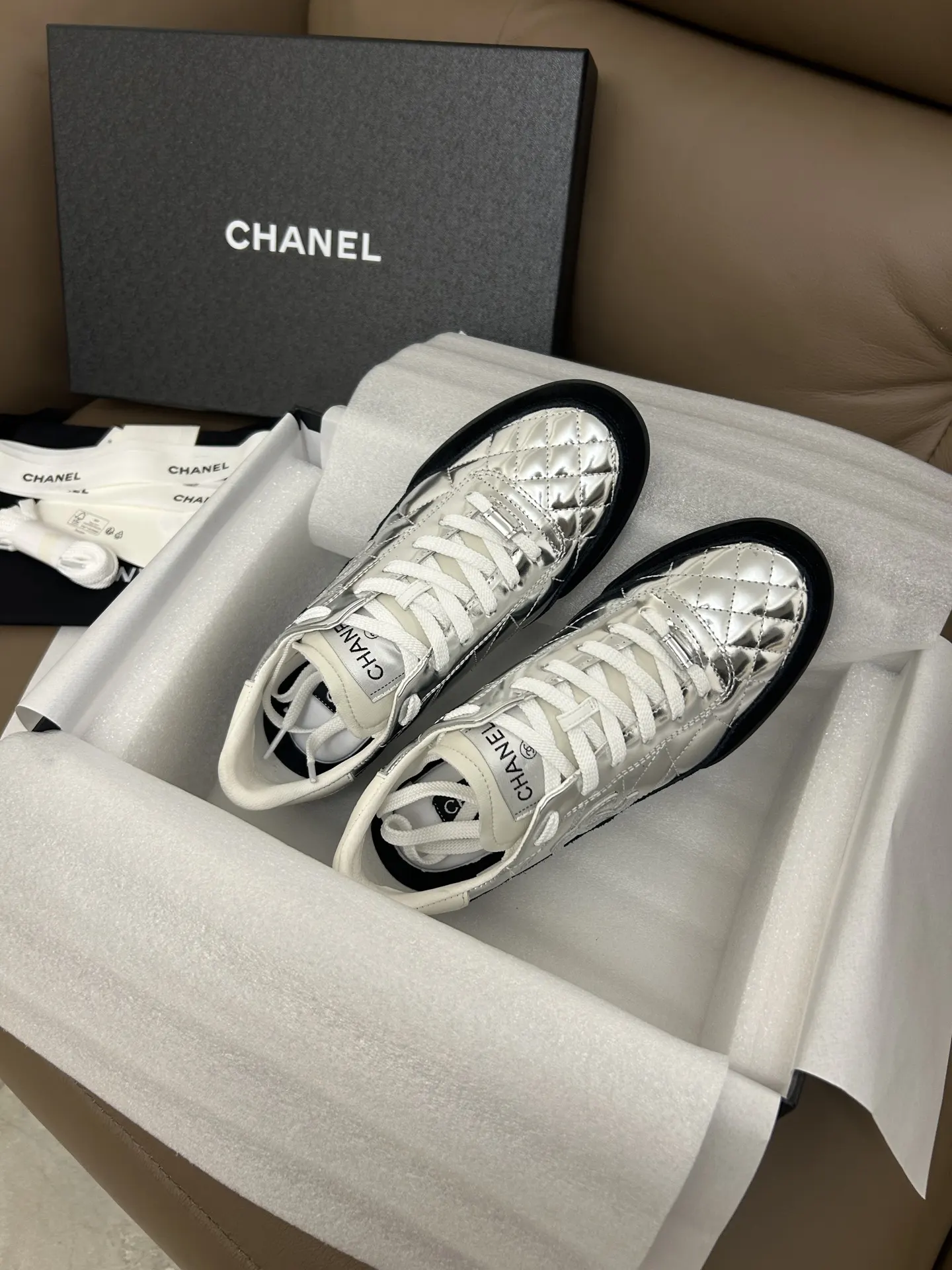 Chanel 羊皮休閒鞋