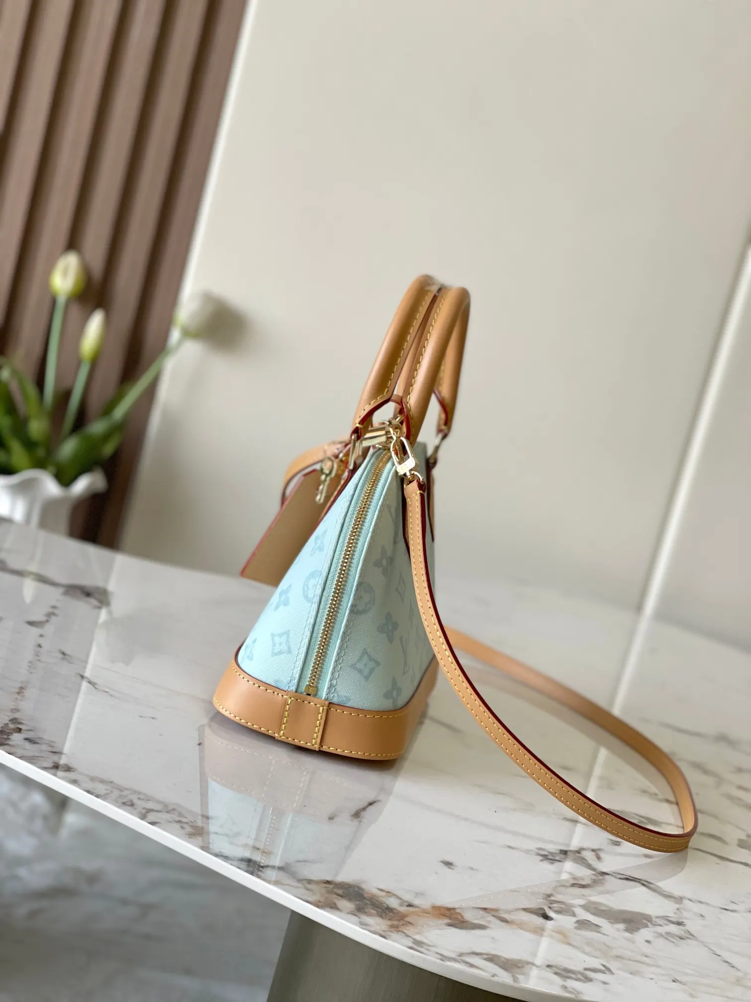 Louis Vuitton Alma 白色 皮革 手提包