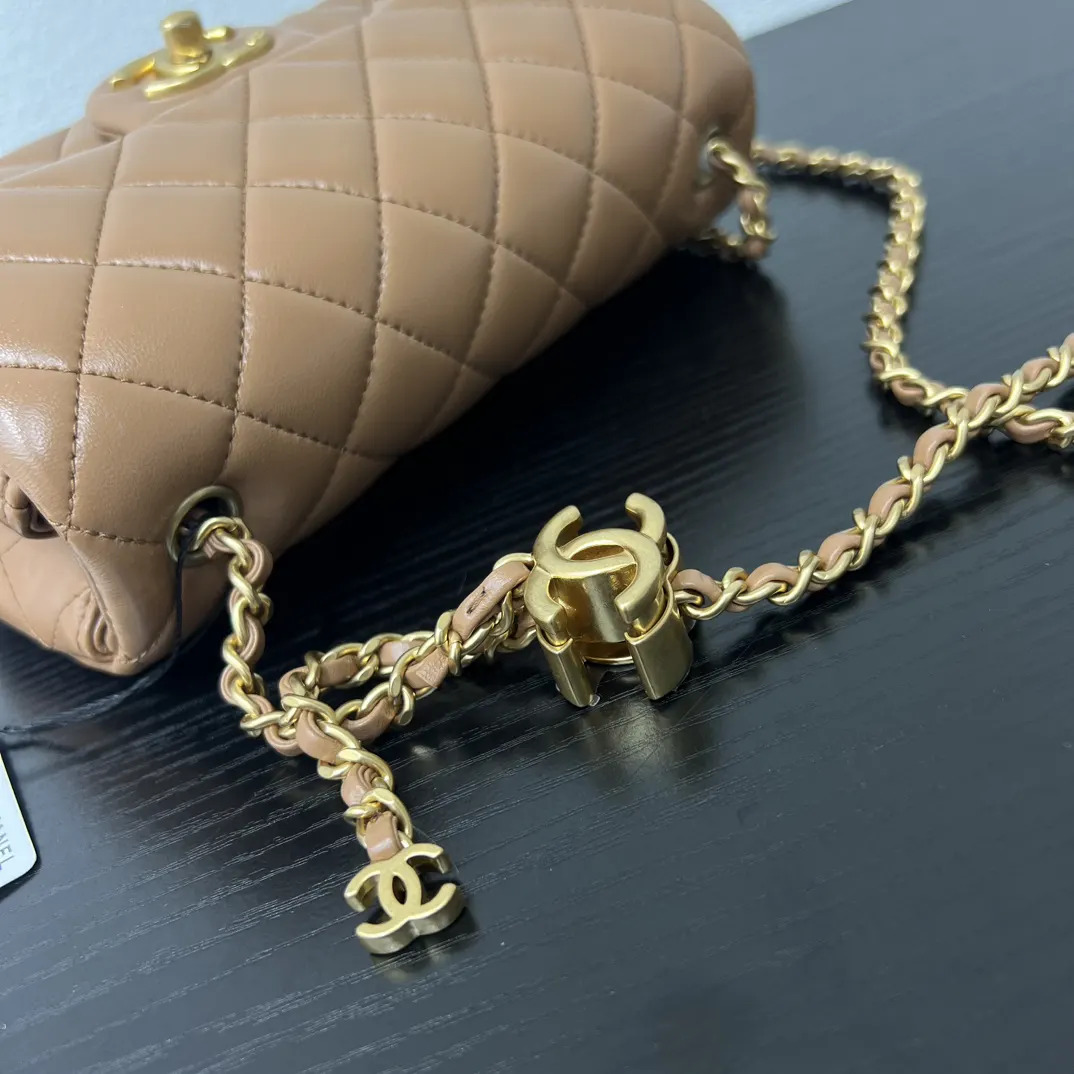 Chanel Lambskin Flap Chain Bag One Shoulder Cross Image 7 Chanel Lambskin Flap Chain Bag One Shoulder Cross Image 7