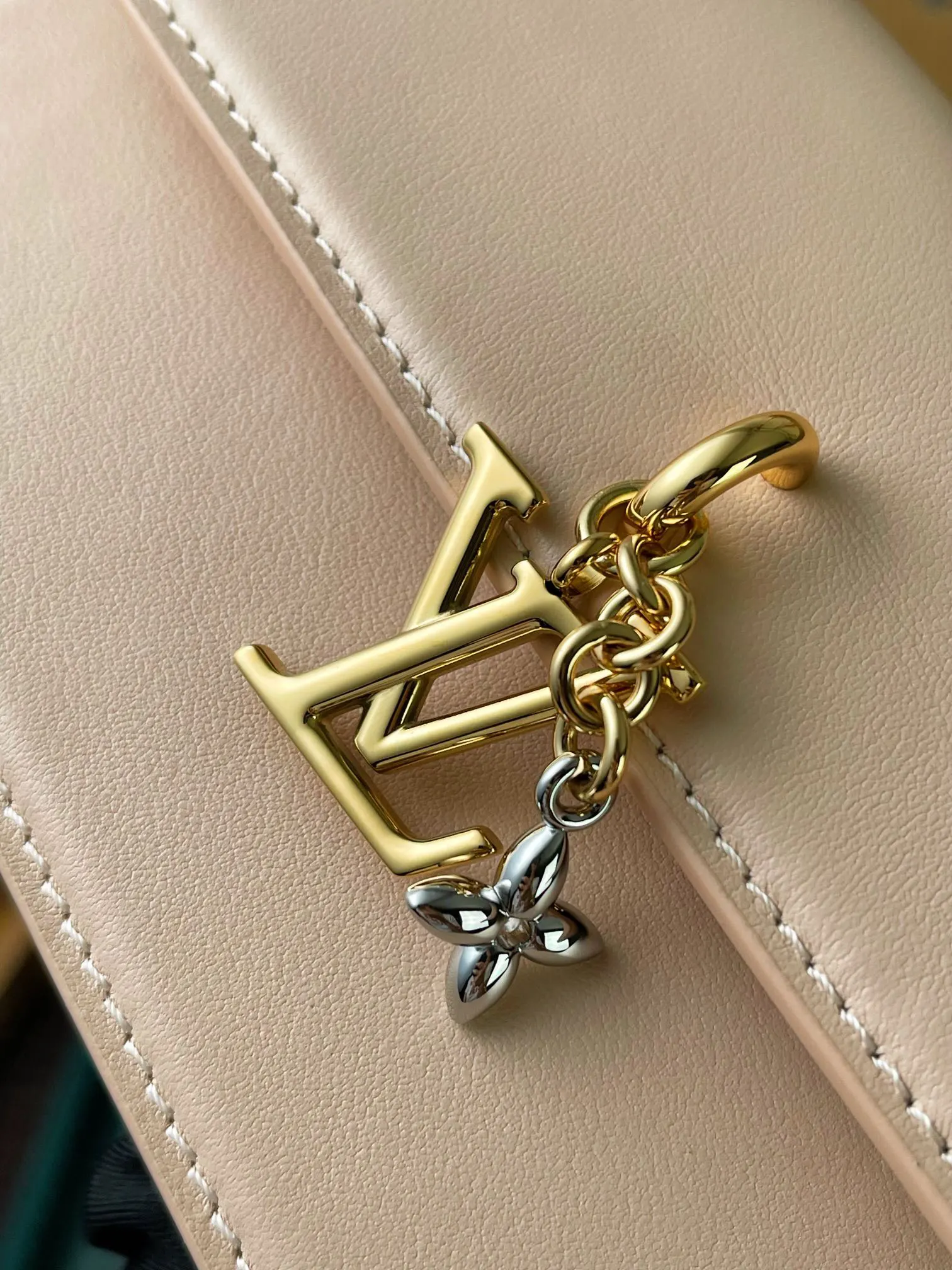 LV 牛皮 鏈條包 精致鏈條款