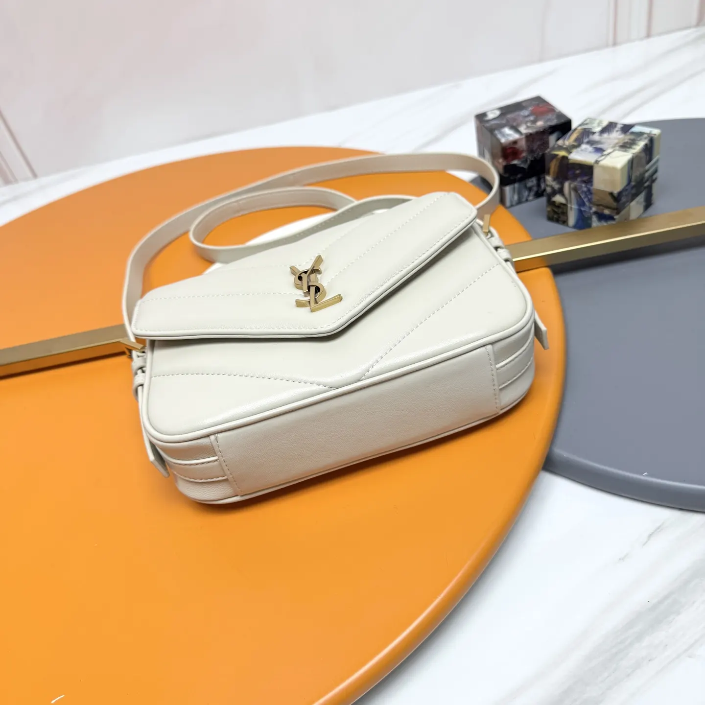 YSL 羊皮 斜挎包 精选款