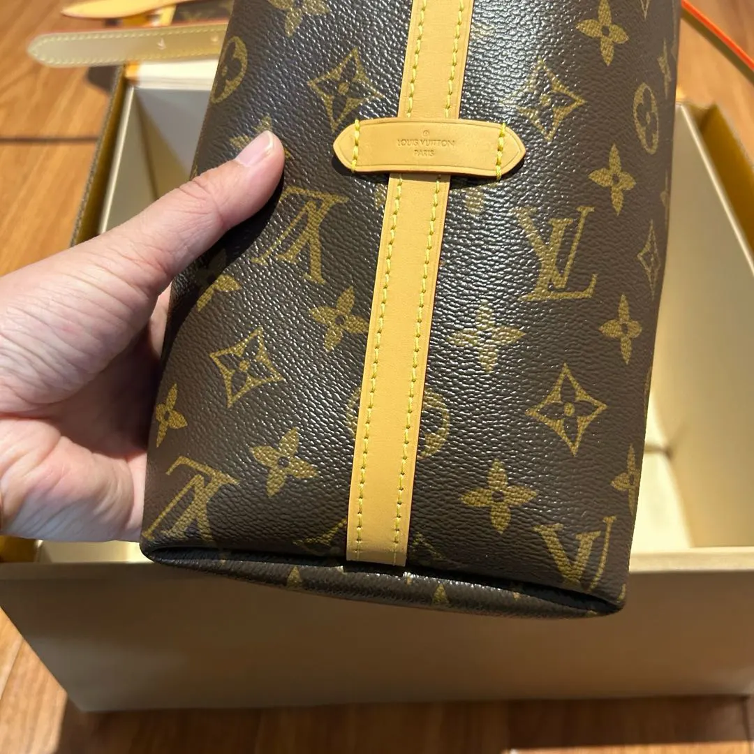 CarryAll 老花 水桶包 休閒水桶款(數字9) CarryAll 老花 水桶包 休閒水桶款(數字9)