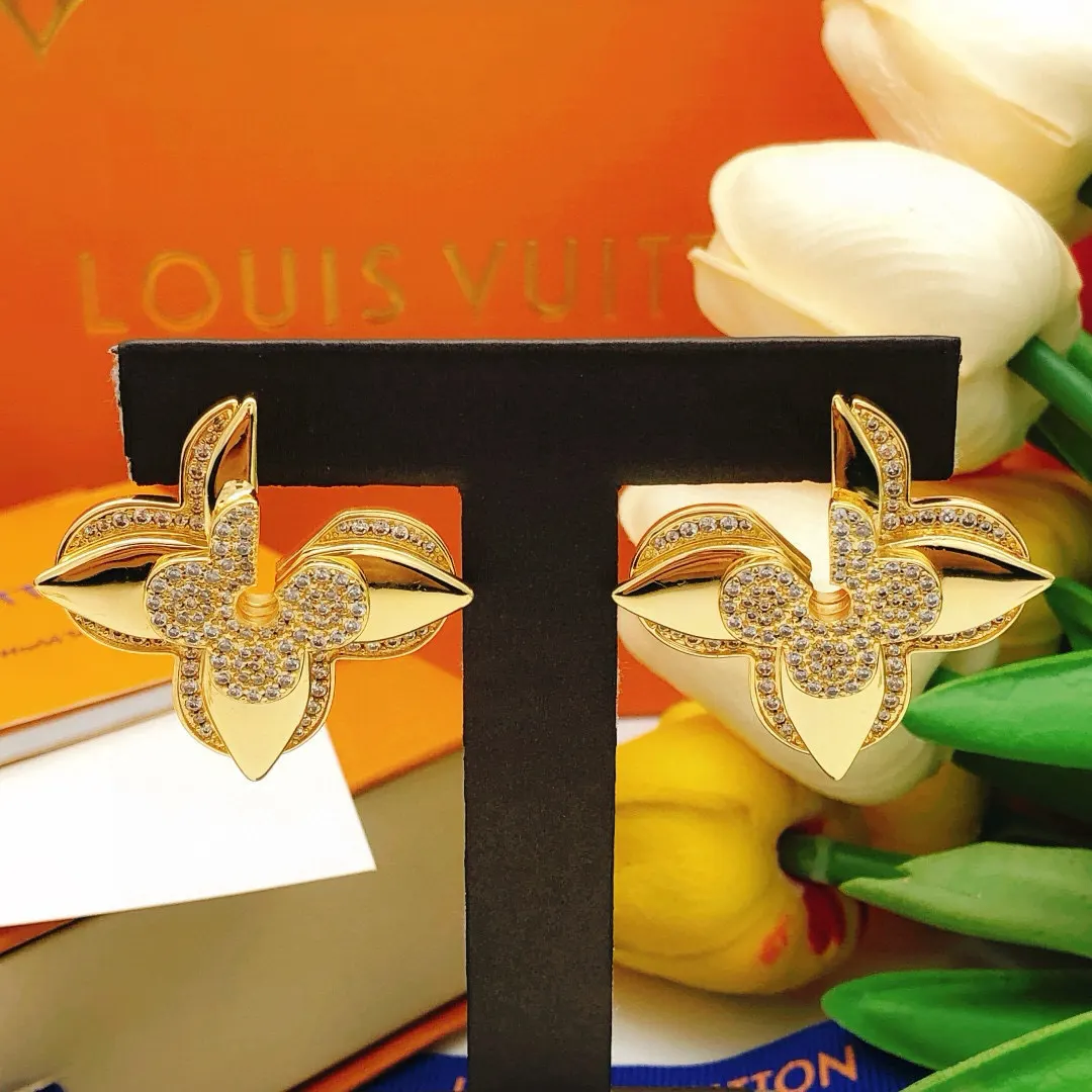 Louis Vuitton 金色 耳钉 小巧点缀 耳饰
