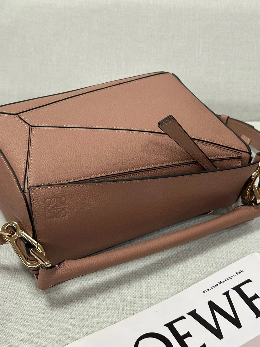 Loewe Puzzle 小牛皮 手拿包 精致手拿款