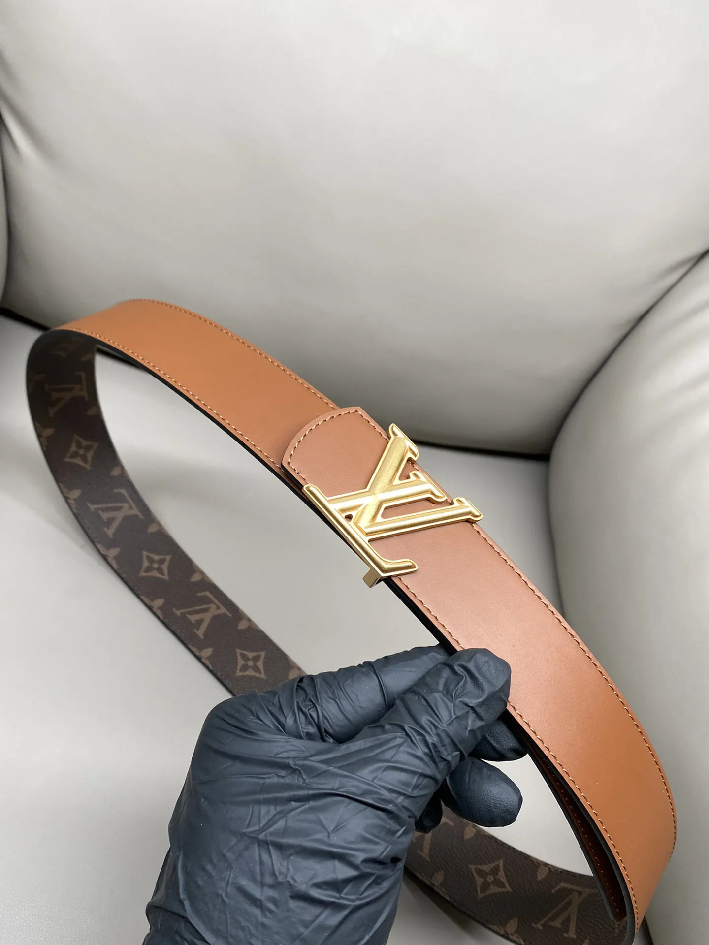 LV Double Sided Belt, Business Casual Image 8 LV Double Sided Belt, Business Casual Image 8
