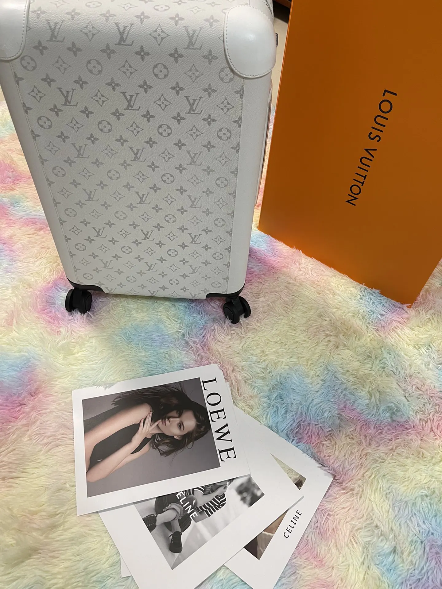 LV 銀色 帆布 工业設計行业翘楚 Marc Newson 为 行李箱 旅行拉杆款 輕便出行款