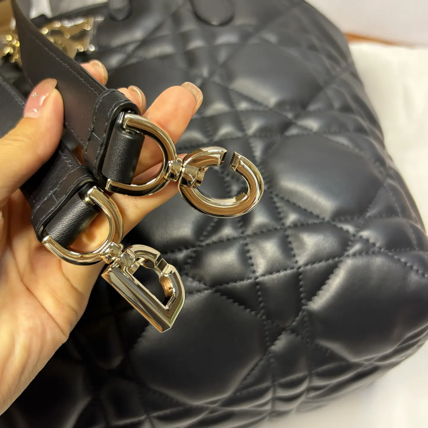 Dior 黑色 牛皮 中号 Toujours 竖版手袋 黑色牛皮革超大藤格 托特包 大容量托特款