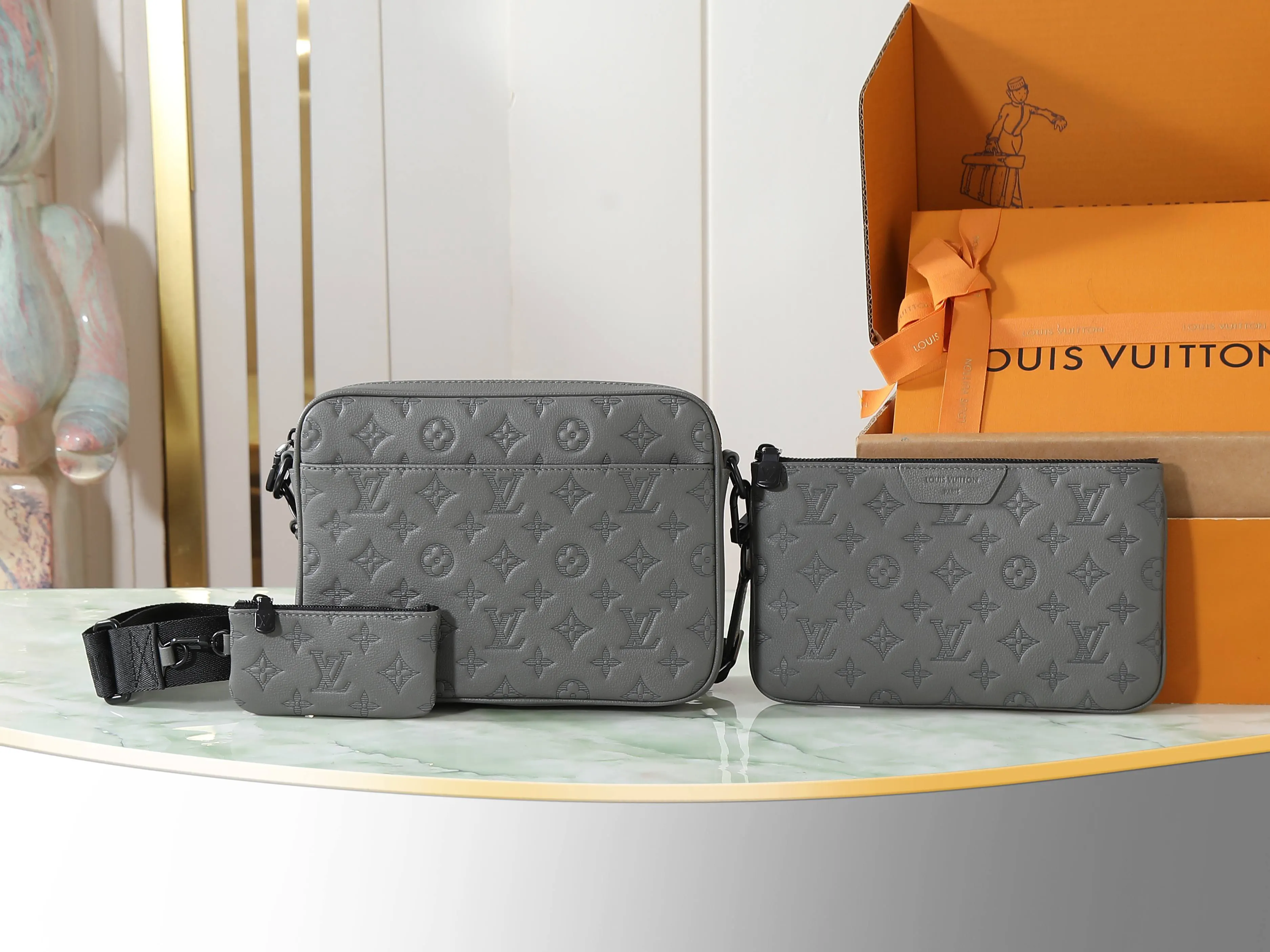 LV Trio Messenger black and gray color scheme messenger bag Image 5 LV Trio Messenger black and gray color scheme messenger bag Image 5