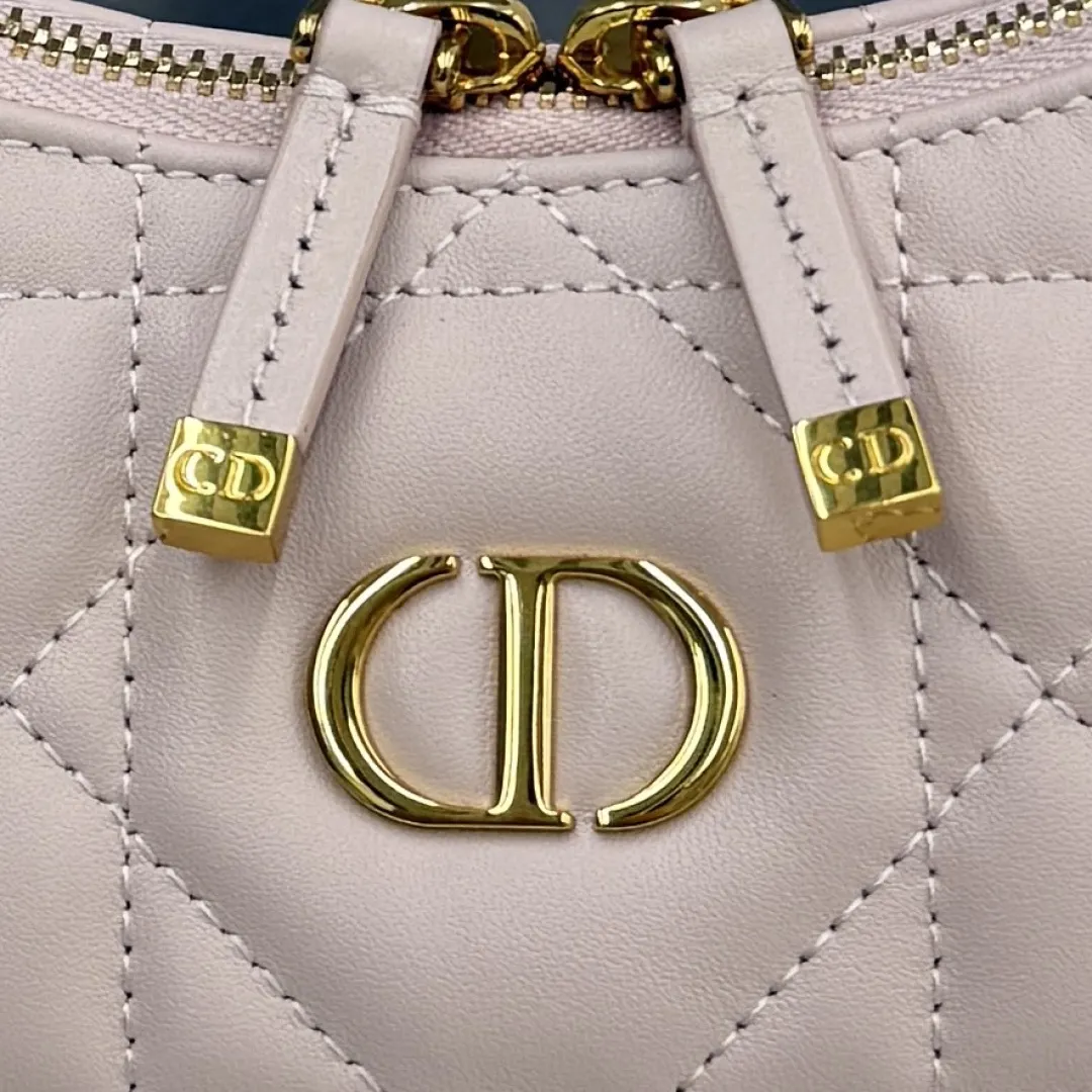 Dior Caro 白色 鏈條包(數字6) Dior Caro 白色 鏈條包(數字6)