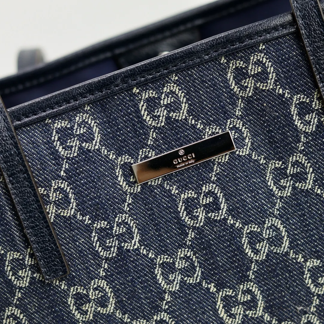 Gucci 牛仔 GG牛仔布为精致廓形增添品牌标志性元素 托特包 大容量托特款