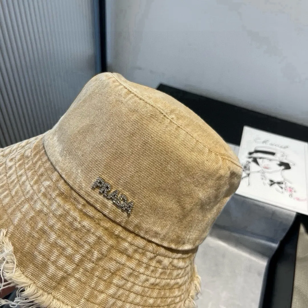 Prada 渔夫帽 休閒遮阳款