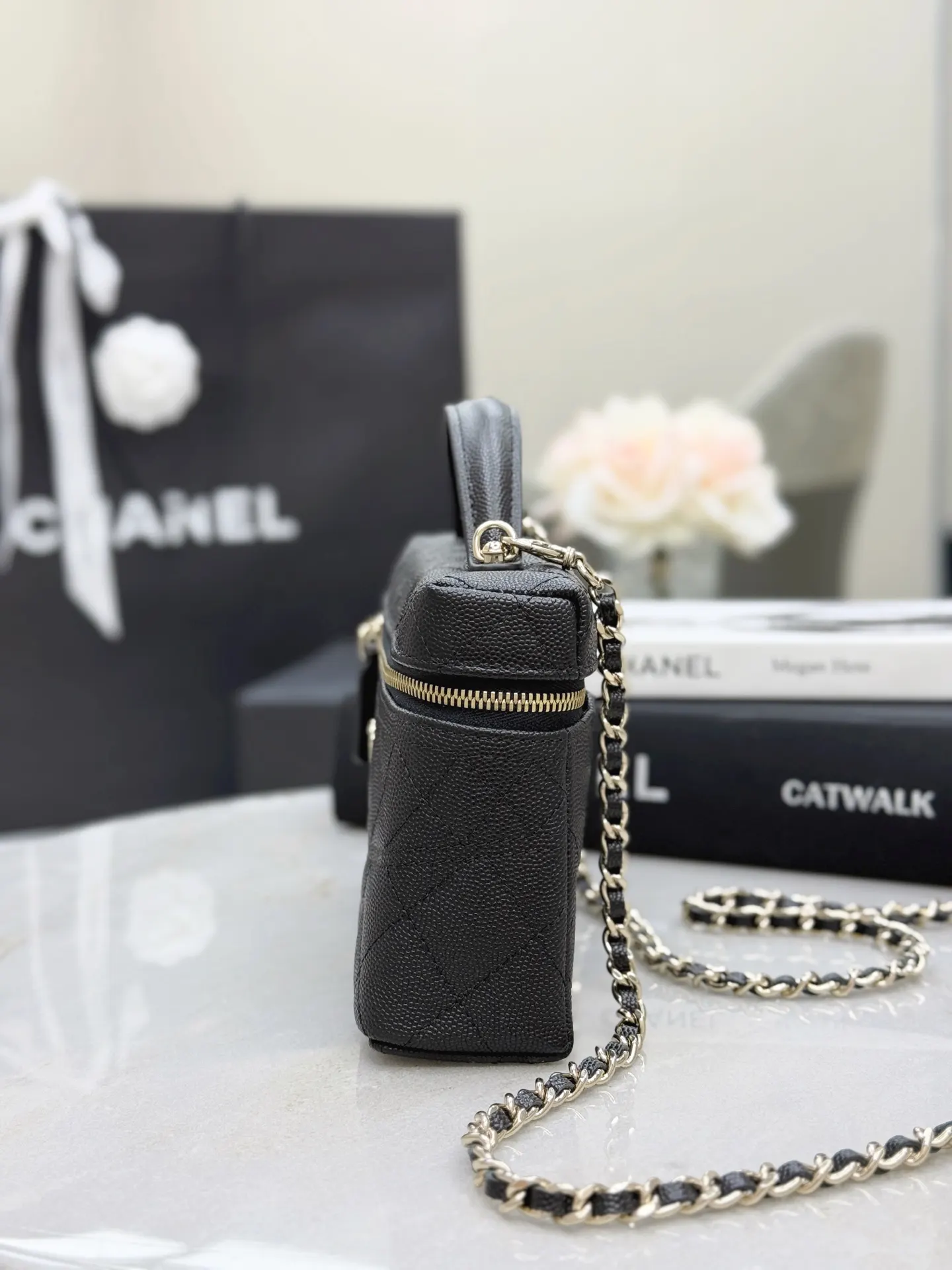 CHANEL 19 Bag 黑色荔枝纹牛皮链条包 迷你款