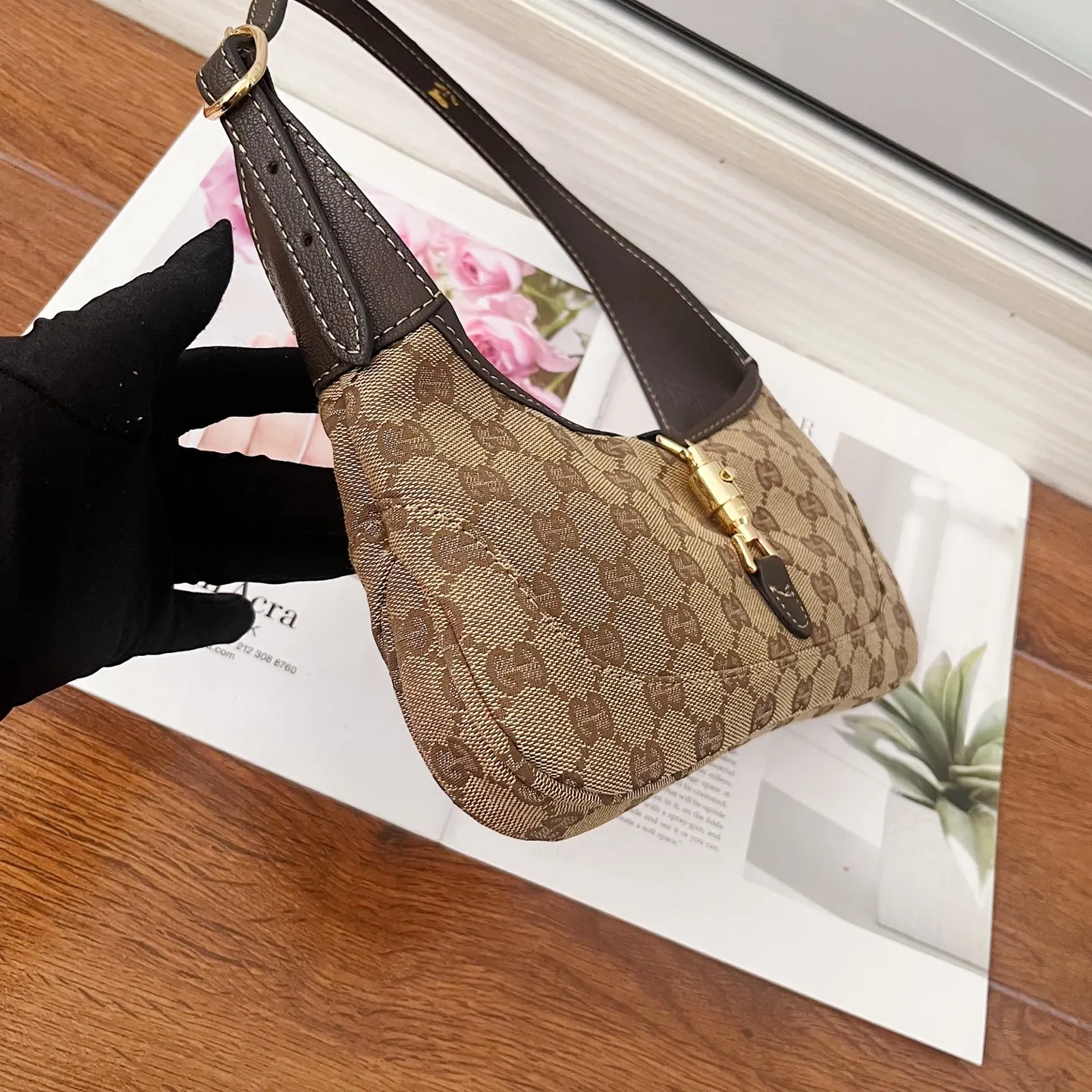 Gucci by Demna新系列 把的复古奢华玩出了新高度 腋下包 复古腋下背款