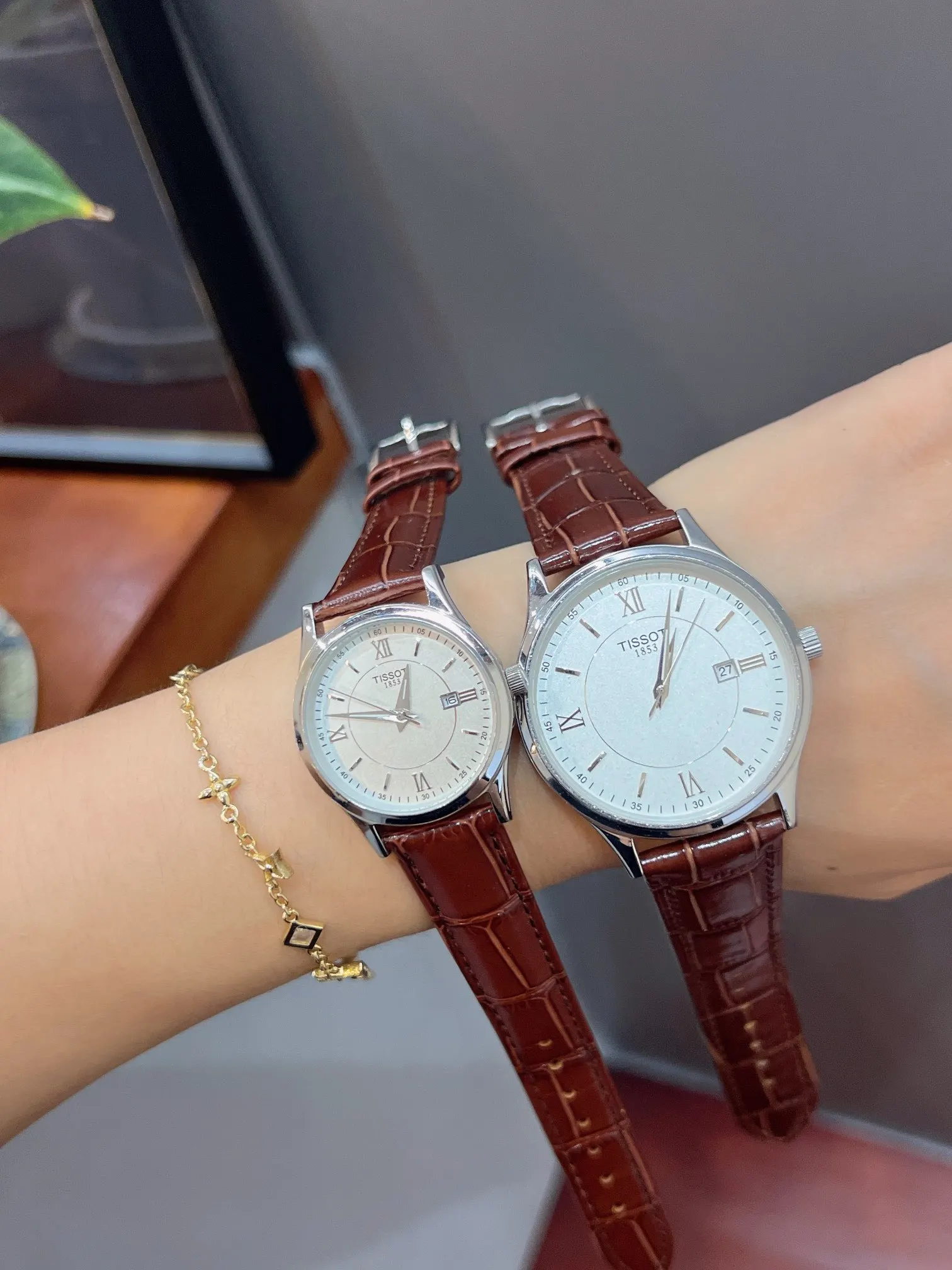 Watch Classic Image 6 Watch Classic Image 6