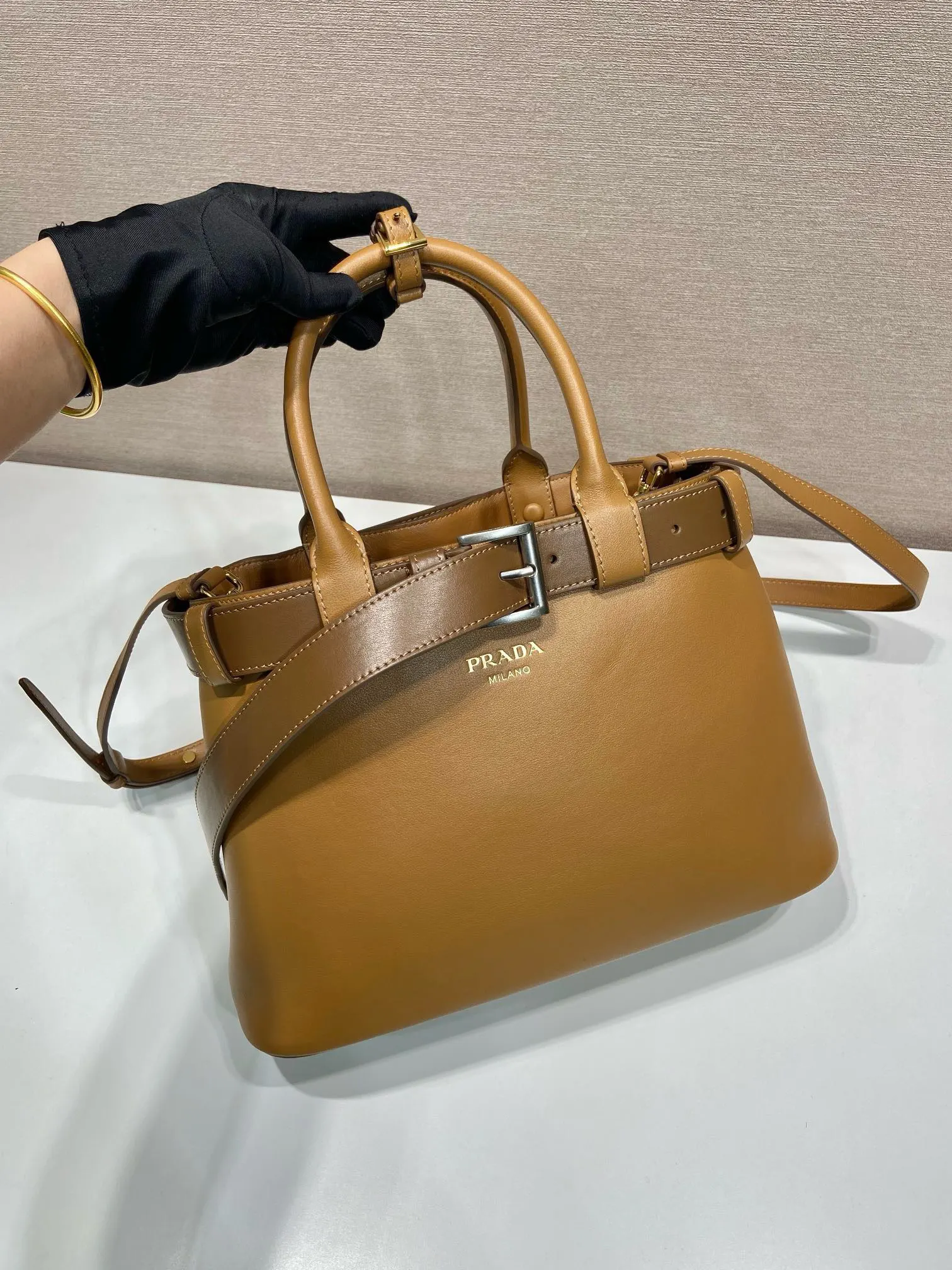 Prada 牛皮 羊皮 手提包
