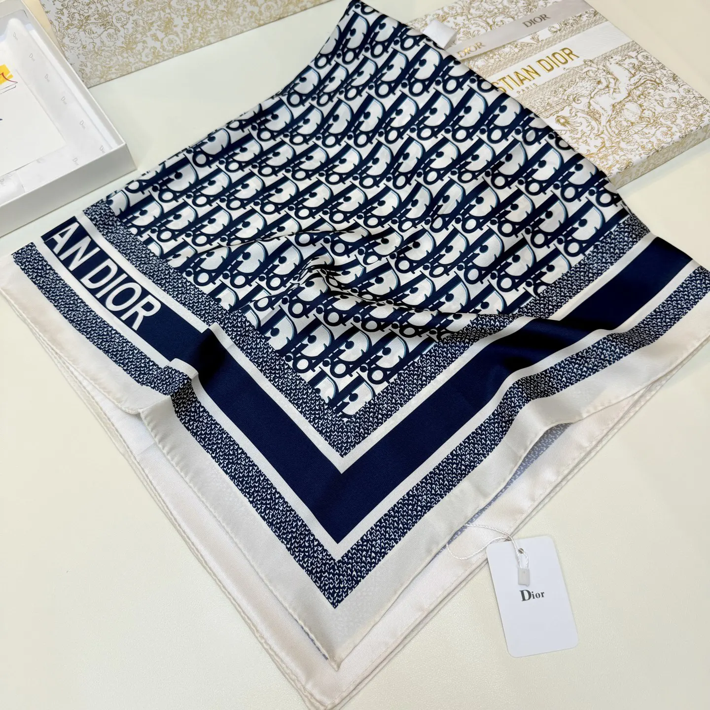 Dior 蓝色提花真丝方巾 复古配饰 围巾