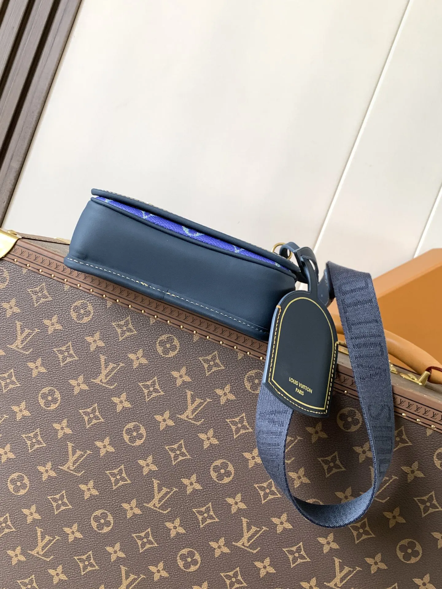 LV handbag Image 4 LV handbag Image 4