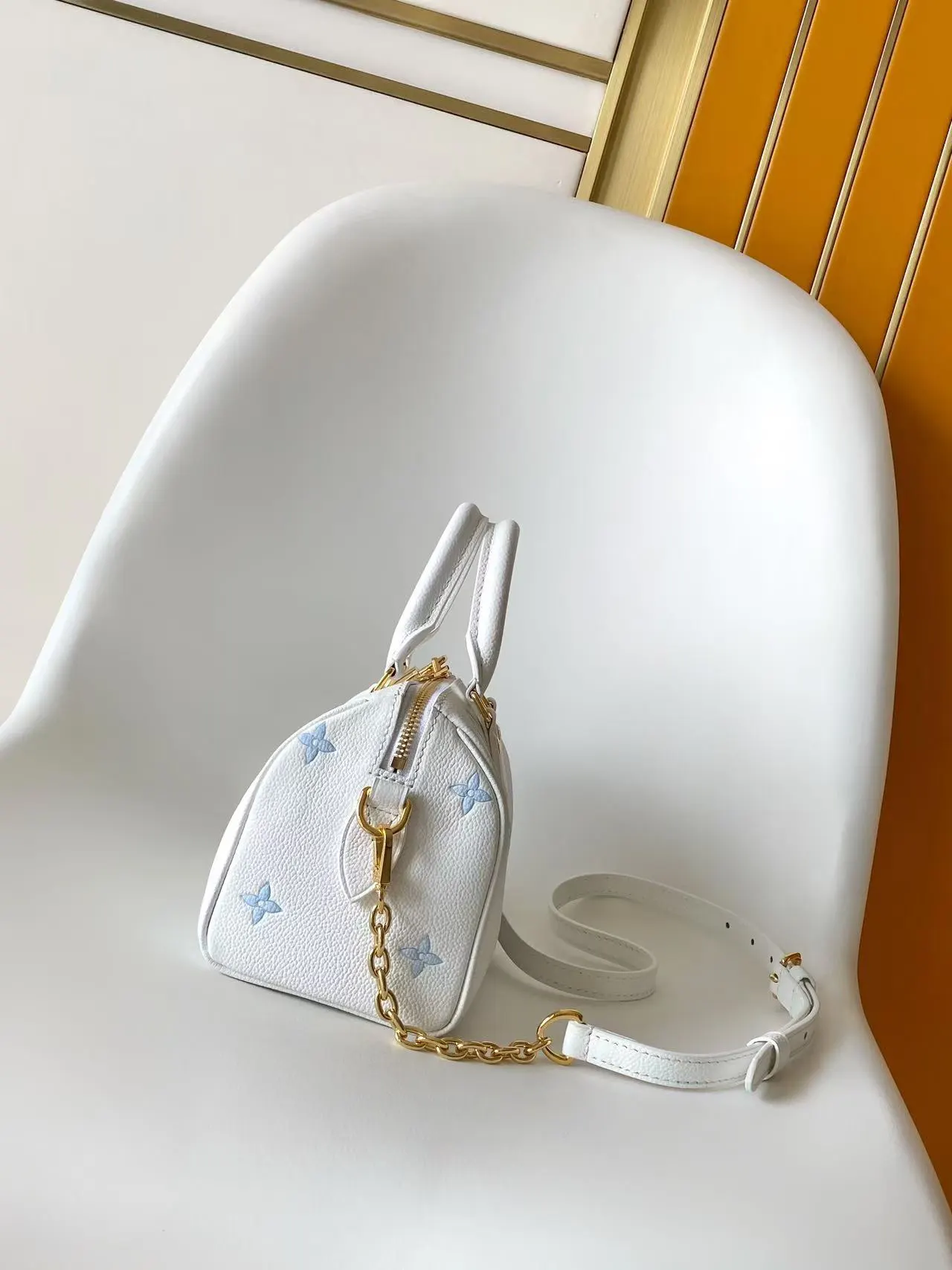 LV Speedy 黑色 奶白 牛皮 斜挎包 轻便斜挎款