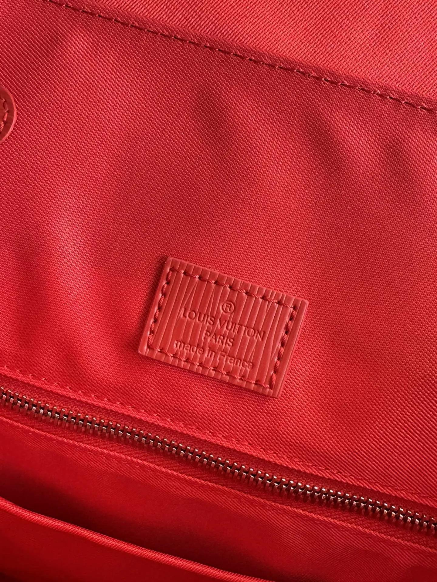 LV Christopher 牛皮 单肩包 精选款