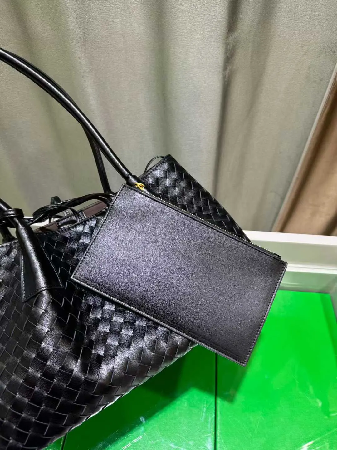 Bottega Veneta 托特包 大容量托特款(數字9) Bottega Veneta 托特包 大容量托特款(數字9)