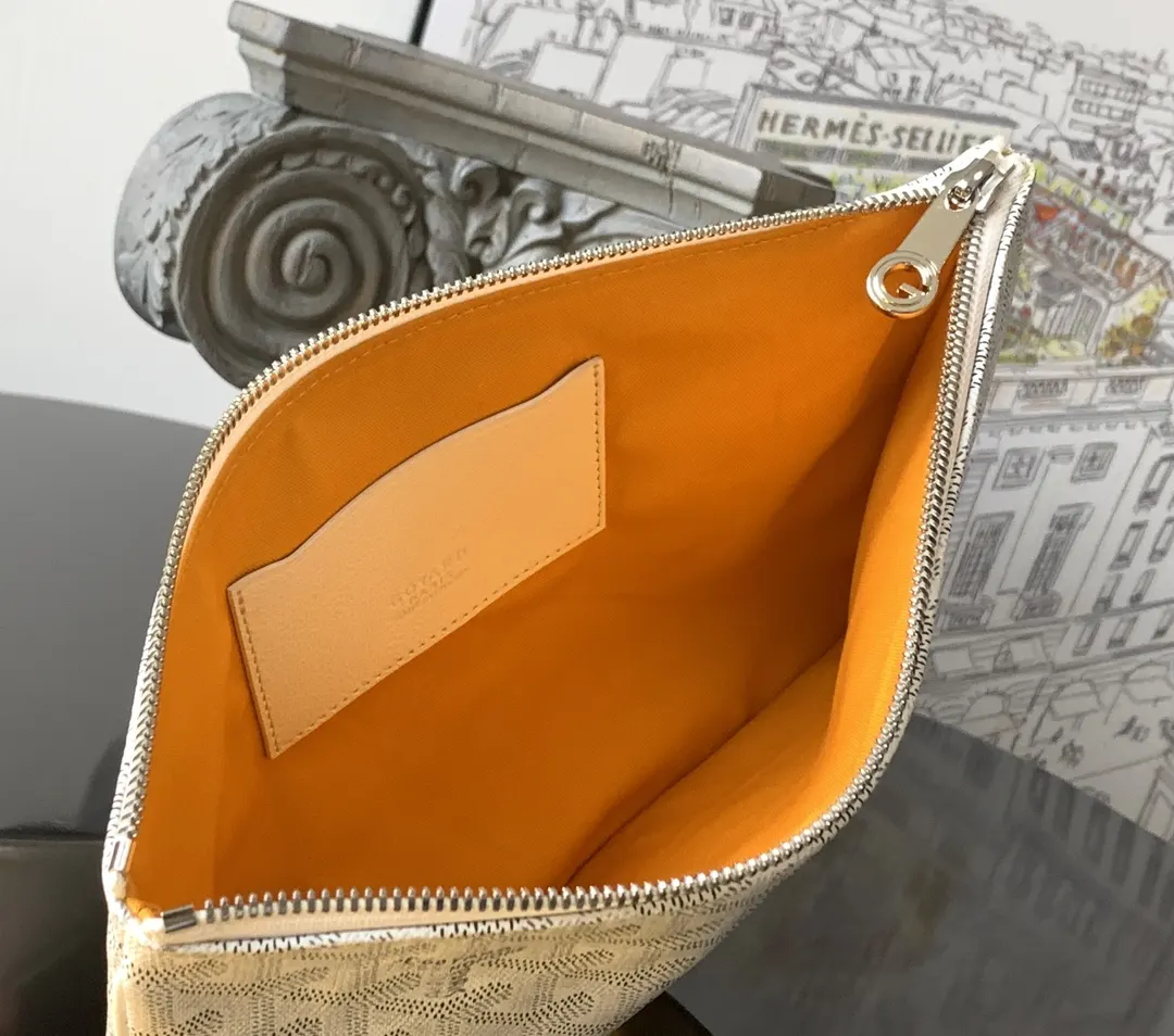 Goyard White Clutch Bag Image 6 Goyard White Clutch Bag Image 6
