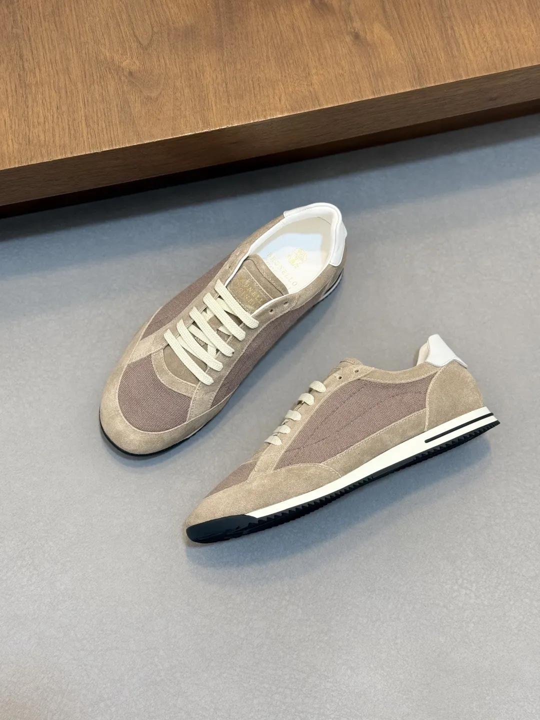Brunello Cucinelli SS 白色 運動鞋 休閒百搭款(數字5) Brunello Cucinelli SS 白色 運動鞋 休閒百搭款(數字5)