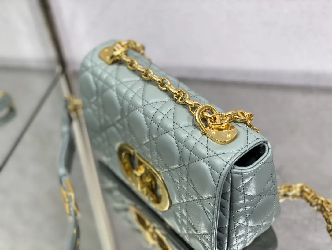Dior Caro 浅蓝小牛皮链条包 金扣斜挎