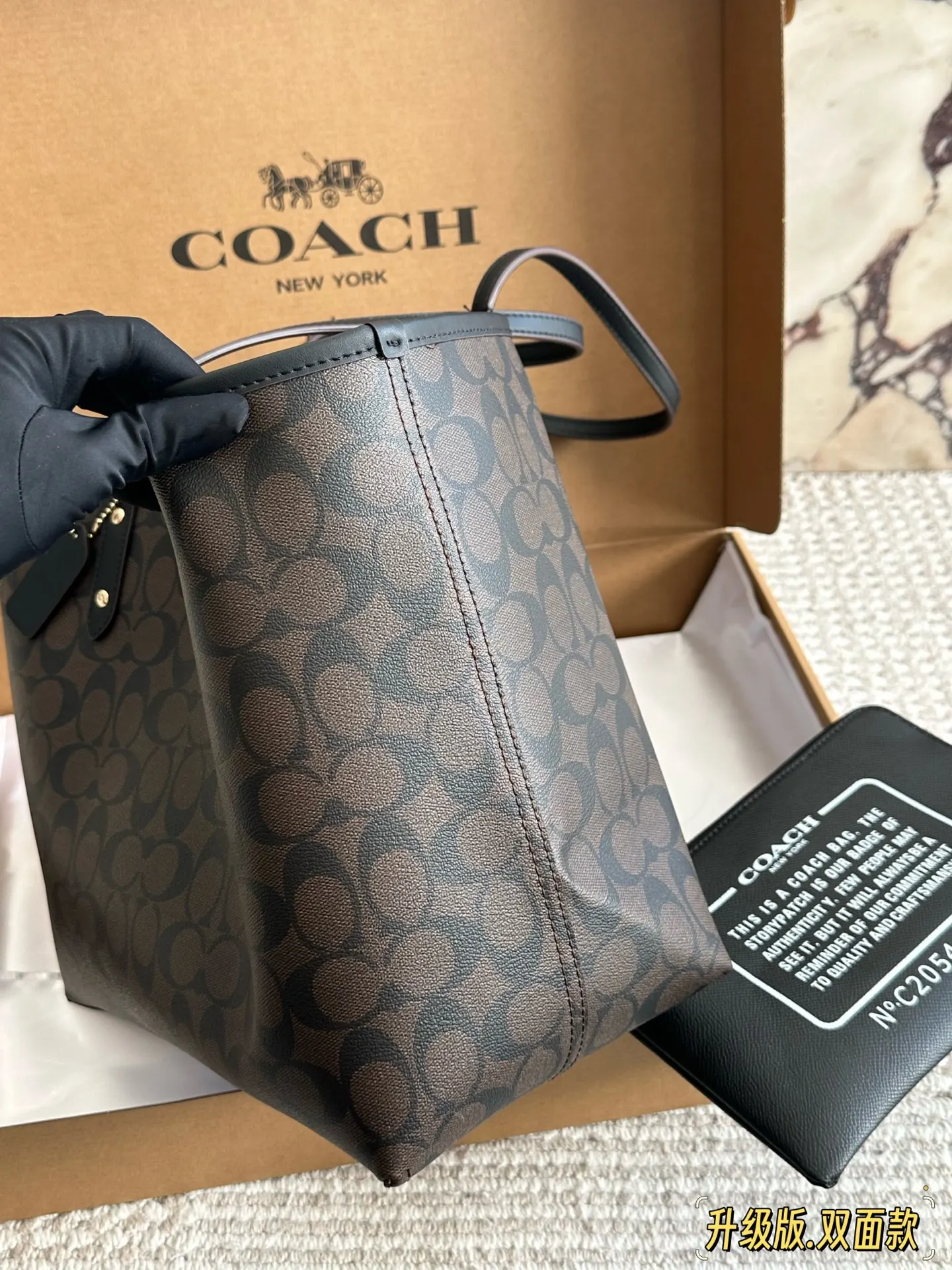Coach 盒 家 吸扣单面ci 托特包 大容量托特款