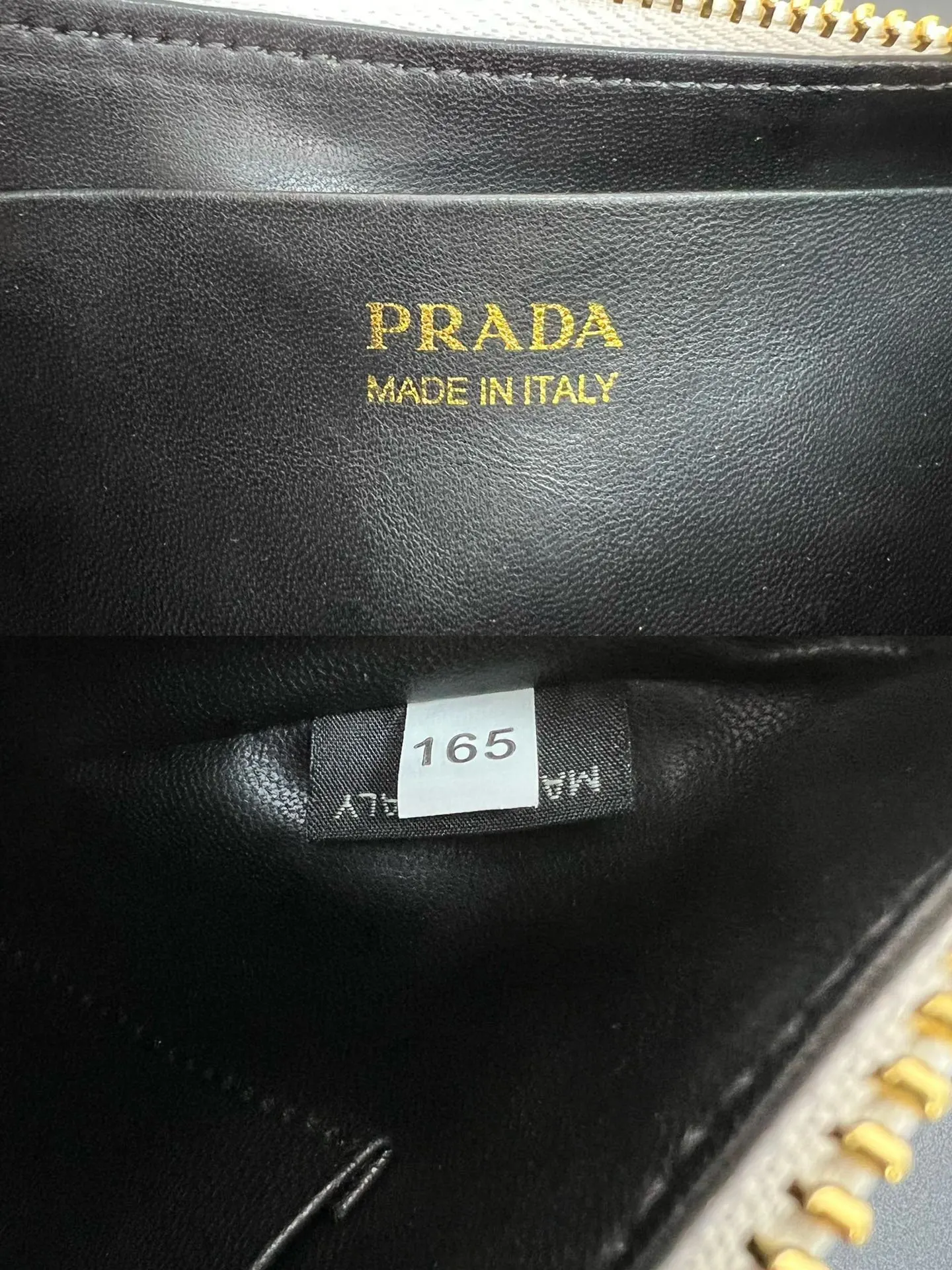 PRADA 牛皮 羊皮 斜挎包 日常通勤款