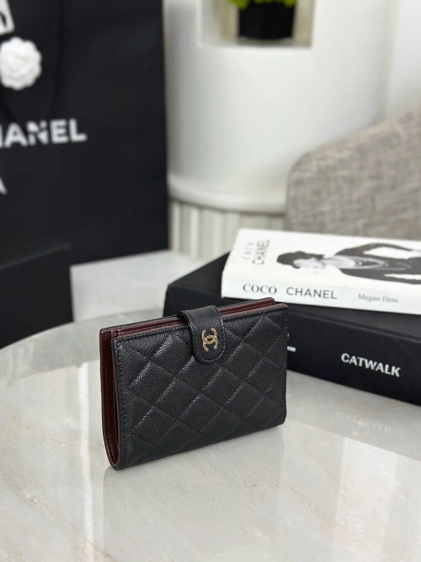 CHANEL 黑色荔枝纹牛皮翻盖链条包 单肩款