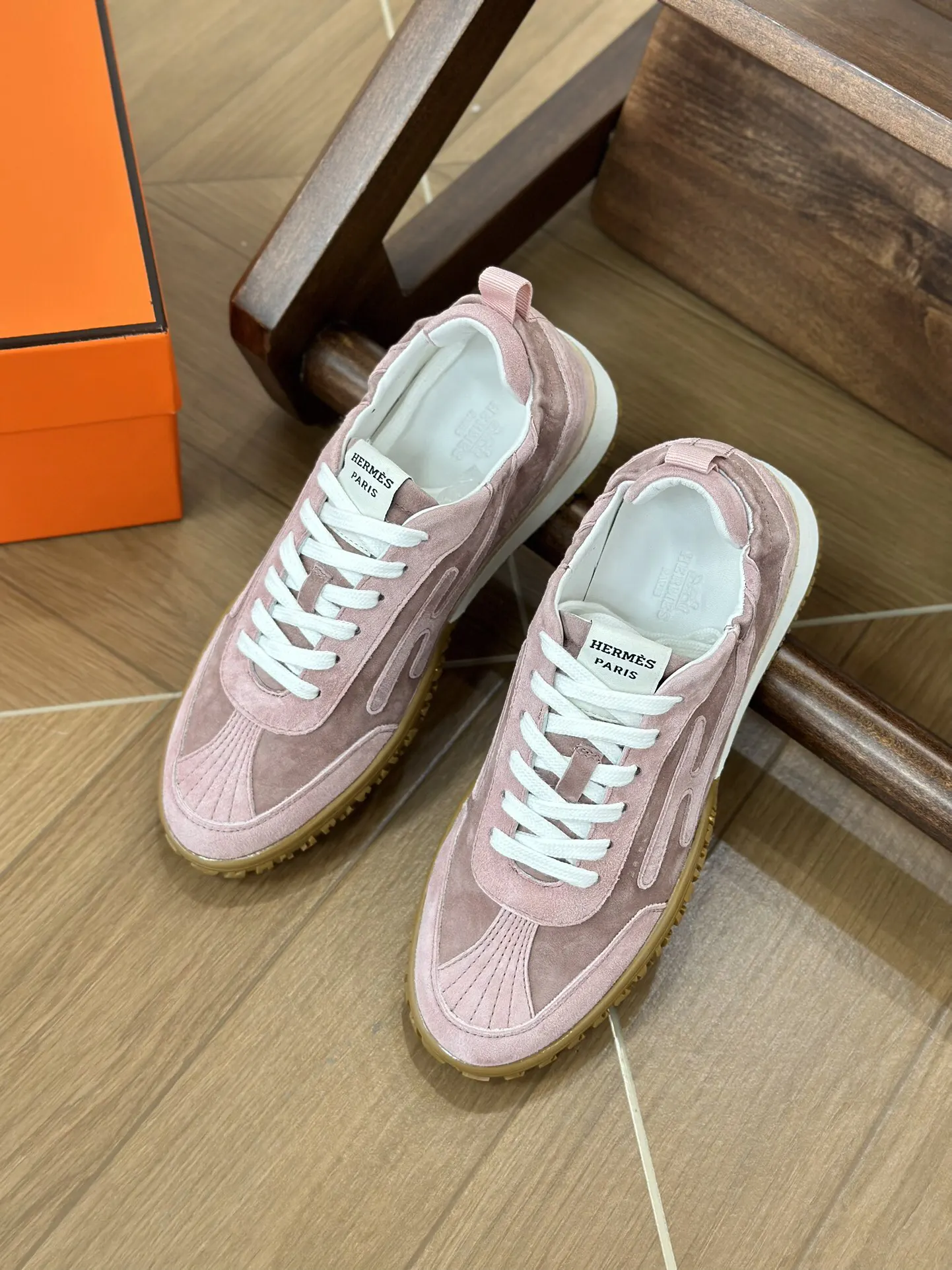 Hermès 粉色 运动鞋